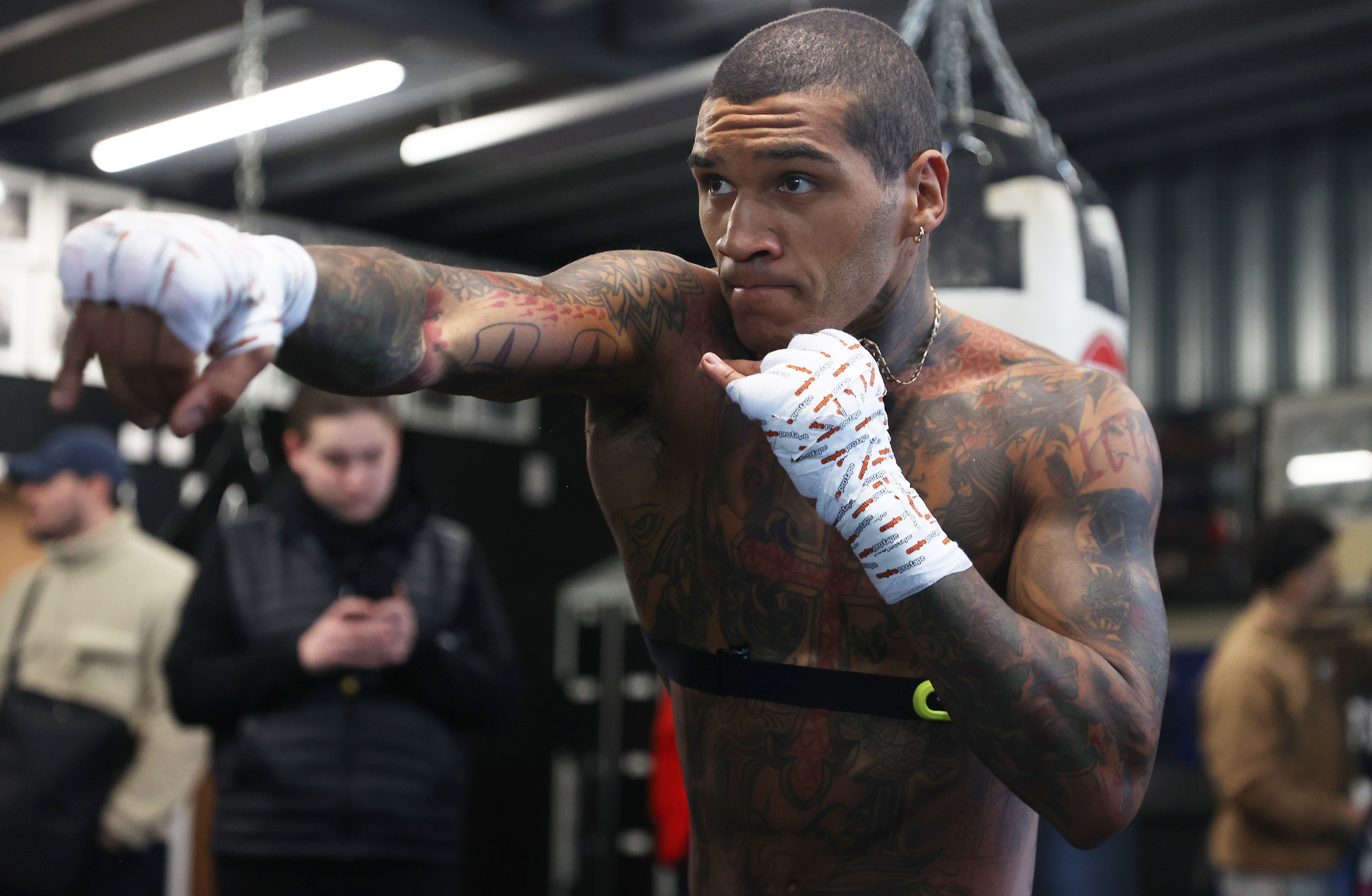 Csaladi Szintre Emelkedett A Legendas Brit Bokszrivalizalas Sportal Hu