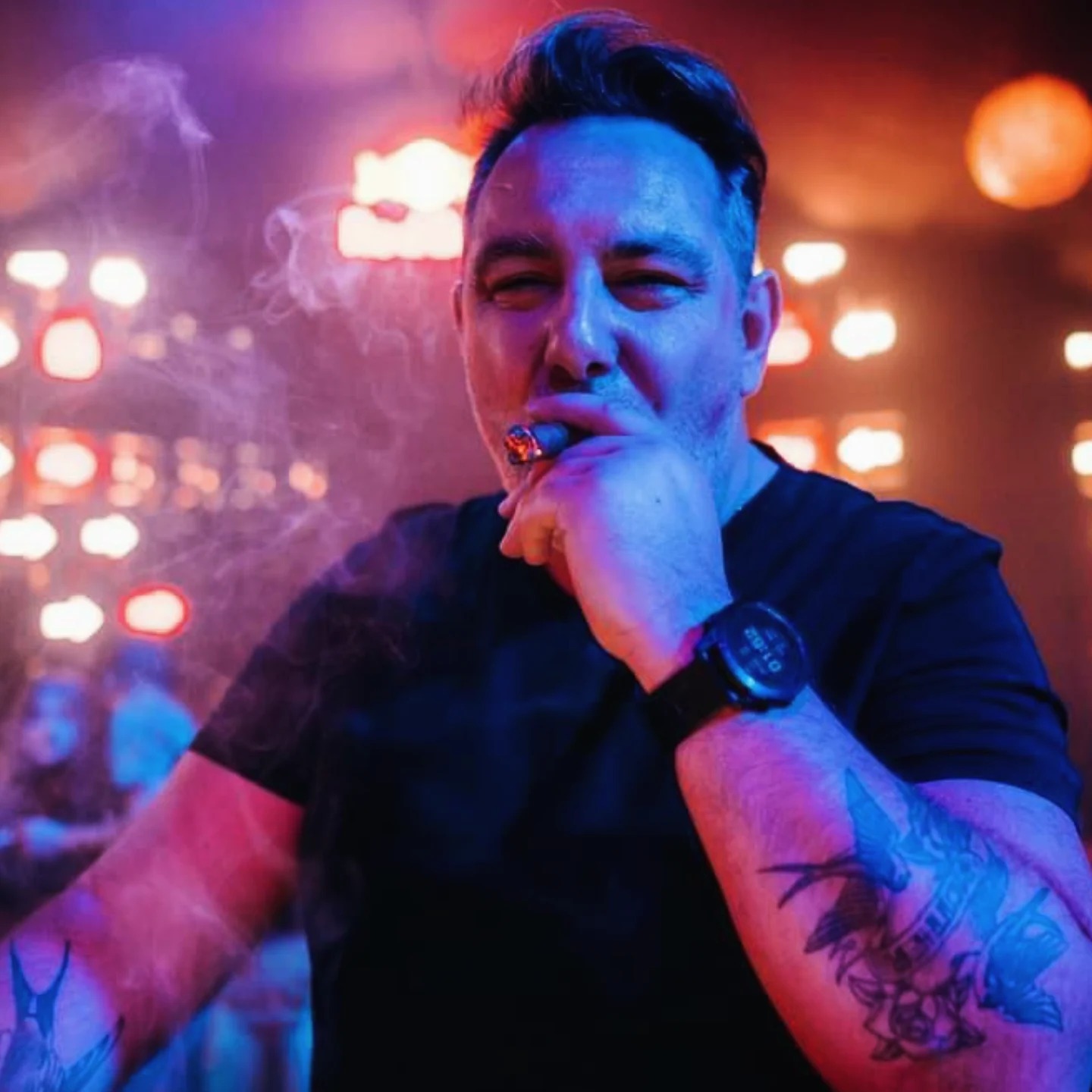Vedeta de la Antena Stars, scandal într-un club din Capitală. Motivul pentru care a lovit un bărbat: „Îmi părea cunoscut, de la emisiunea lui Dan Capatos”