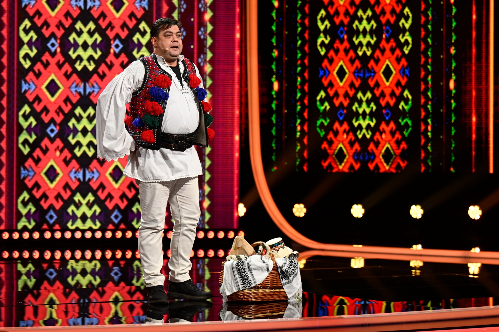 iUmor, 7 aprilie. Magicianul Robert Tudor vine cu un supershow de magie, iar Nury Guney îl impresionează pe Cheloo