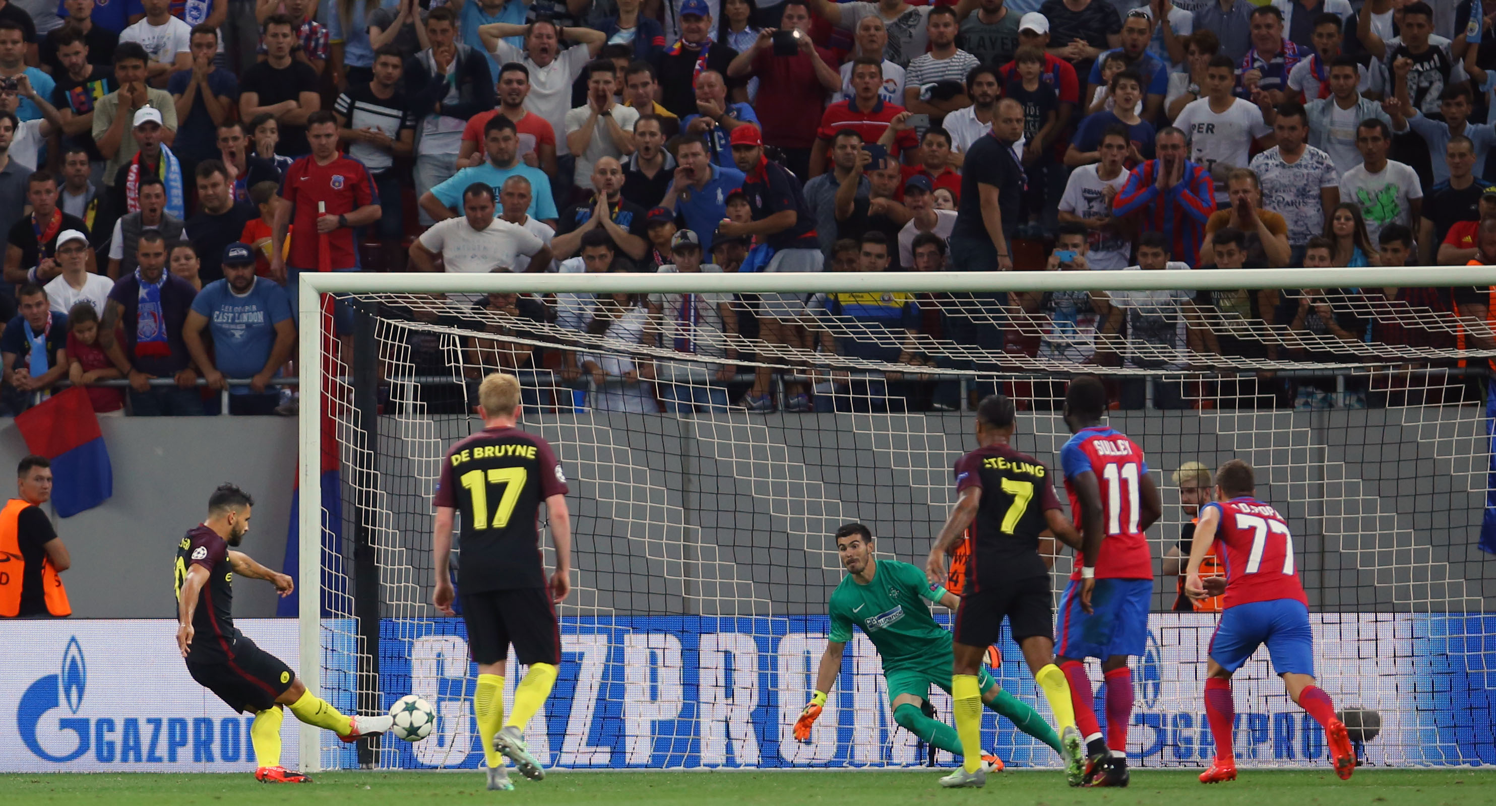 Steaua  - Manchester City 0-5. Liga Campionilor, play-off, prima manșă. Steaua, batjocorită de ”cetățeni” și de dinamoviști! / LIVE BLOG