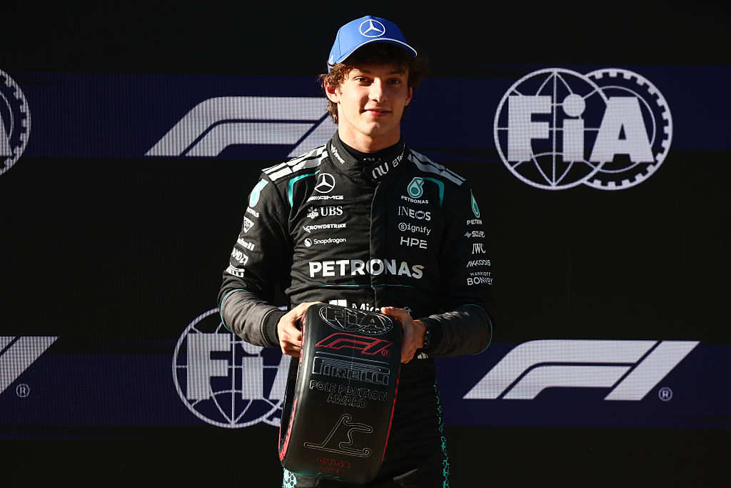 Épp csak történelmet írt a Mercedes fiatal pilótája, már a következő nagy lépésre készül: „Megnehezítettem a saját életem...”