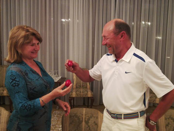 Cum arată Maria Băsescu la 74 de ani. Soția lui Traian Băsescu a avut o apariție impecabilă la ziua nepoatei sale