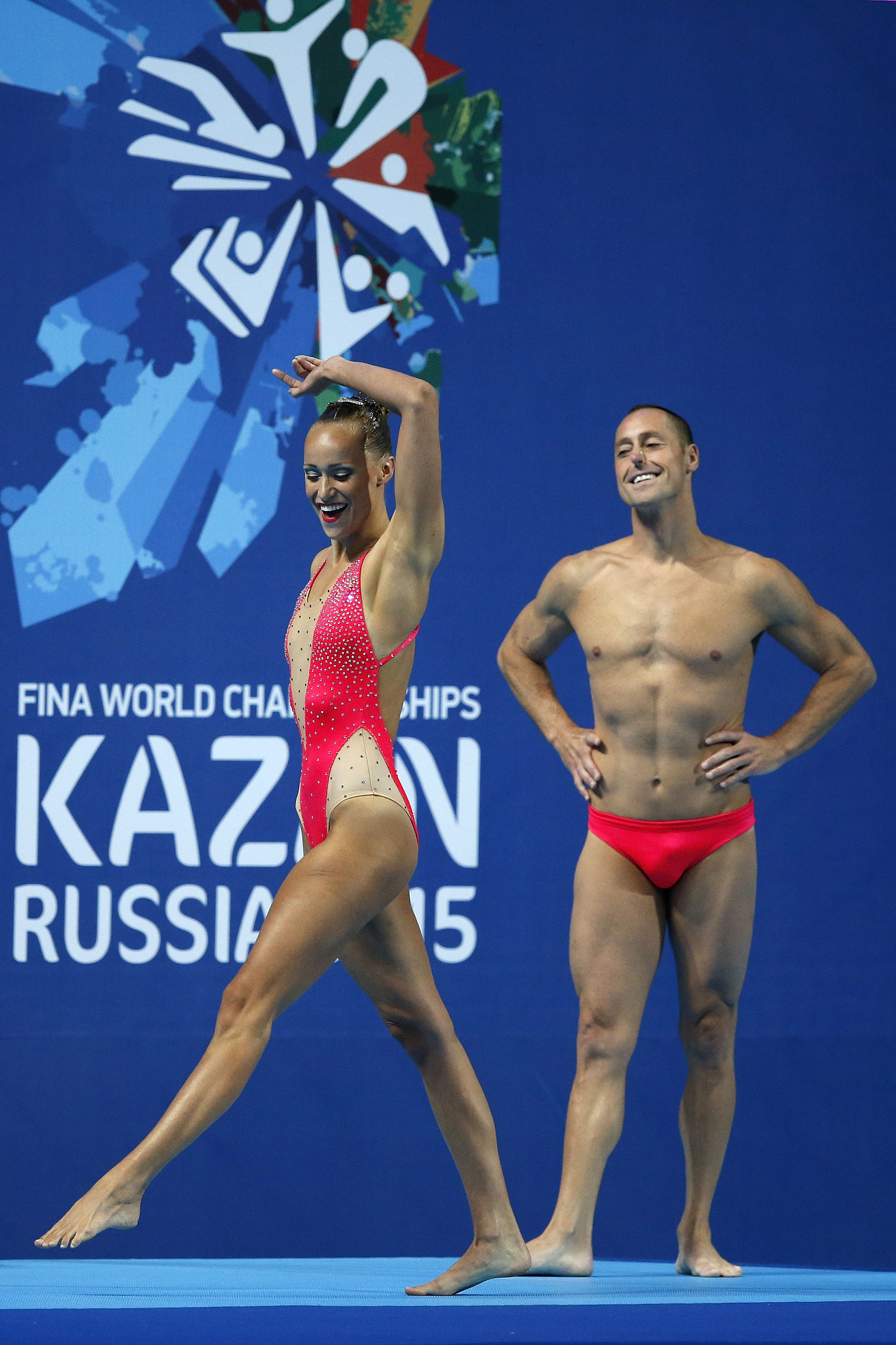 Bill May e primul bărbat campion mondial la sincron!