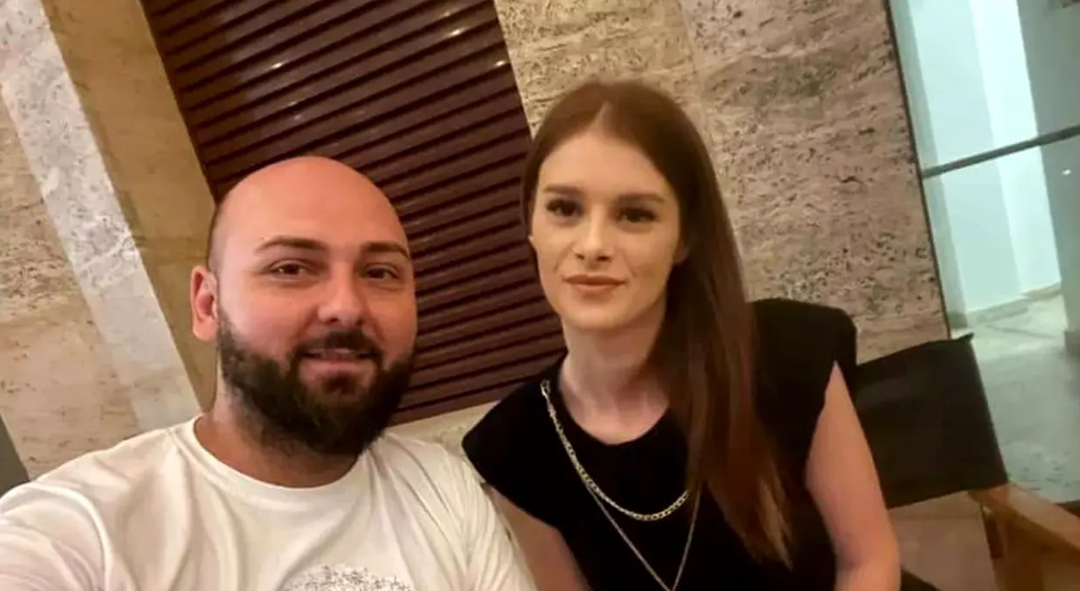 Criminalul din Cosmopolis s-a gândit și în 2021 să-i omoare pe Alex și Teodora Marcu. Robert Lupu a scris totul în cartea lui