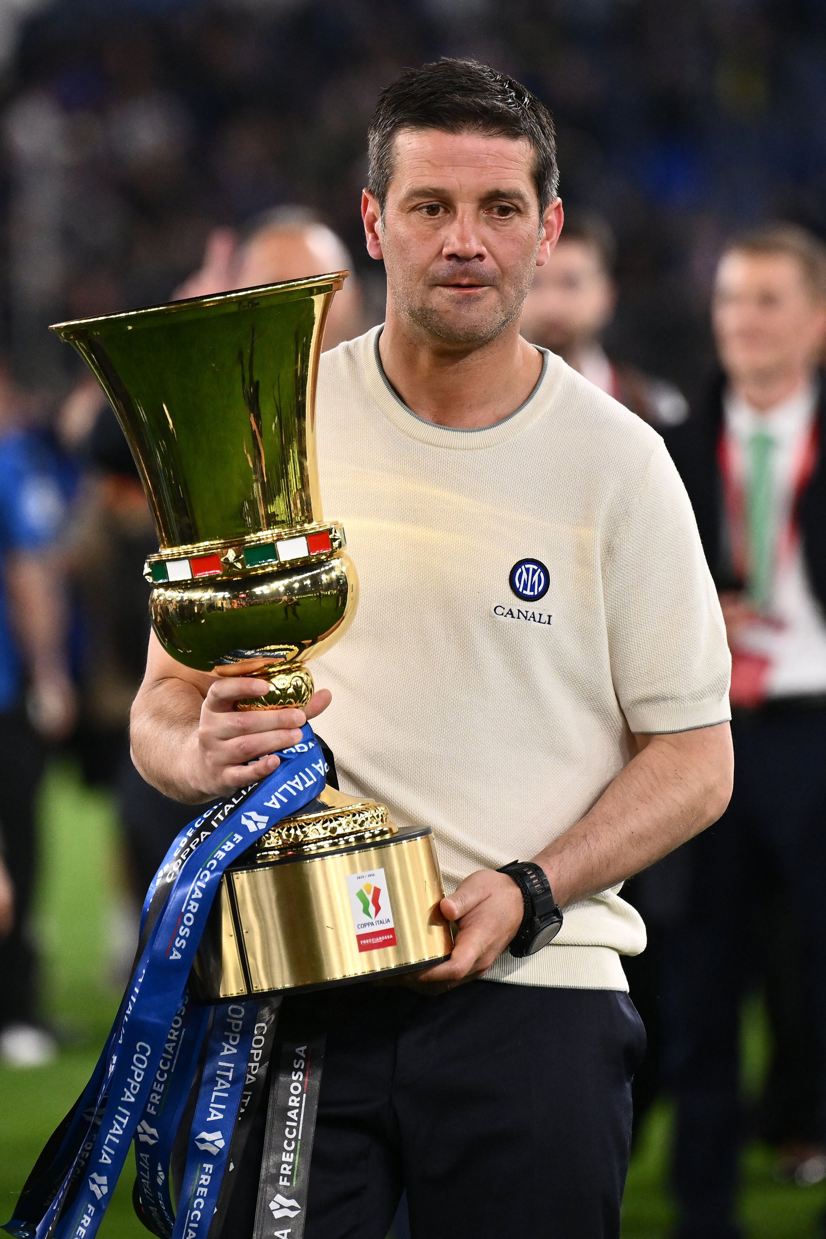 Cristi Chivu, imagine emoționantă după câștigarea Cupei Italiei. Și-a îmbrățișat soția și fiicele chiar pe teren