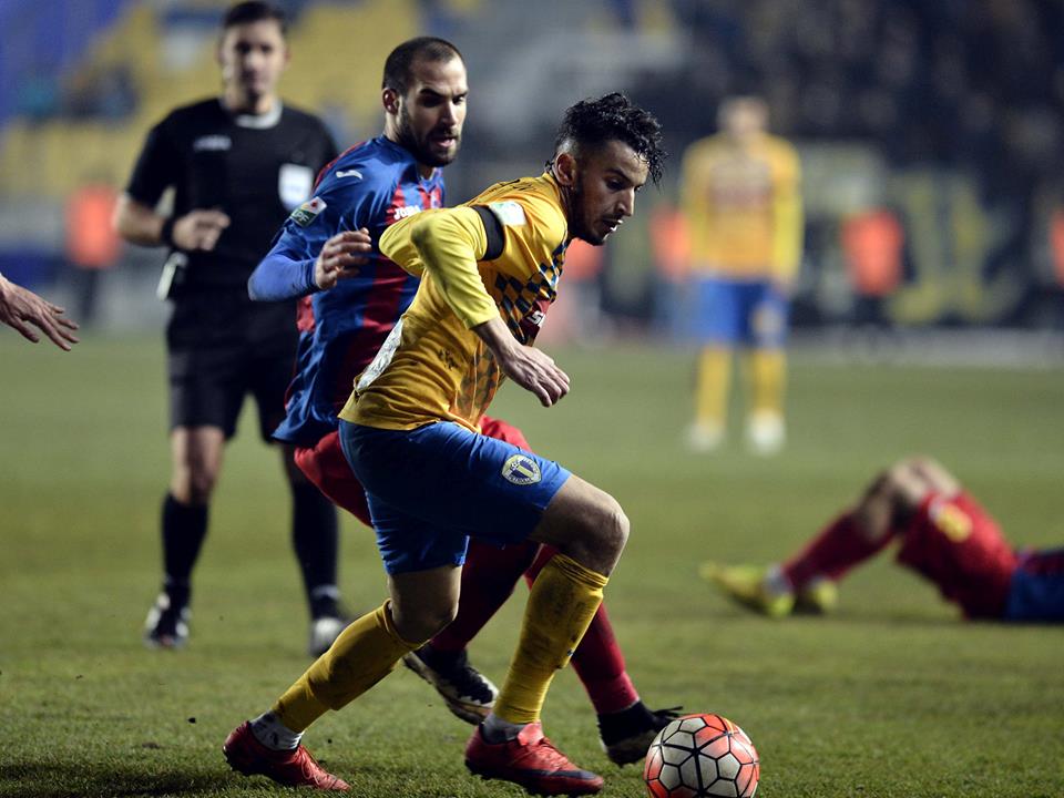 Liga 1, etapa a 23-a. Petrolul - ASA Tg. Mureş 0-1. Gorobsov, eroul mureşenilor. Gazdele au jucat în 9 din minutul 74! Stoichiţă, ultimul meci. Portarul Pecanha pleacă de la ”lupi”