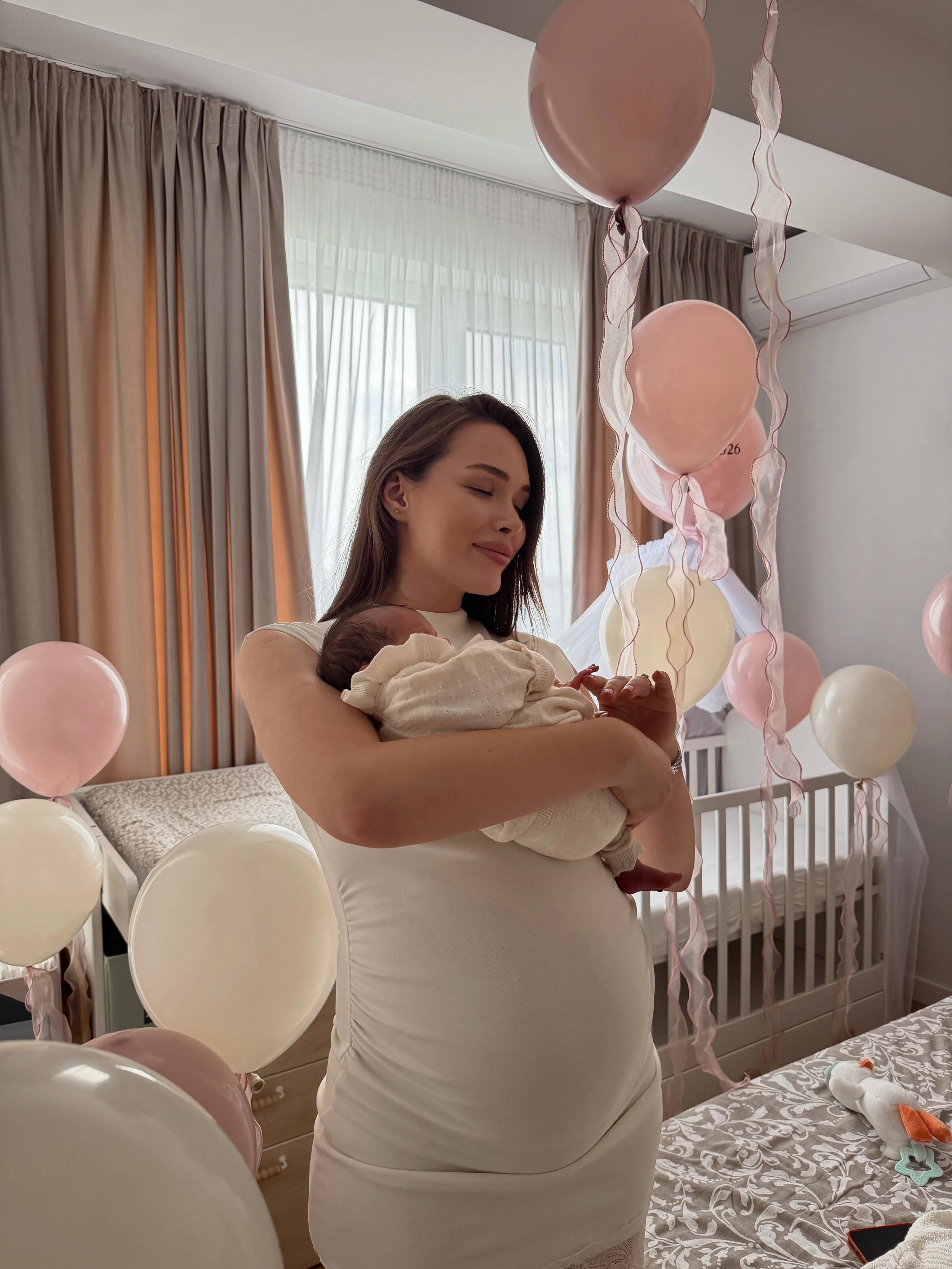 Imagini rare cu copiii vedetelor de la Insula Iubirii. Cum arată acum foștii concurenți în ipostaze de familie