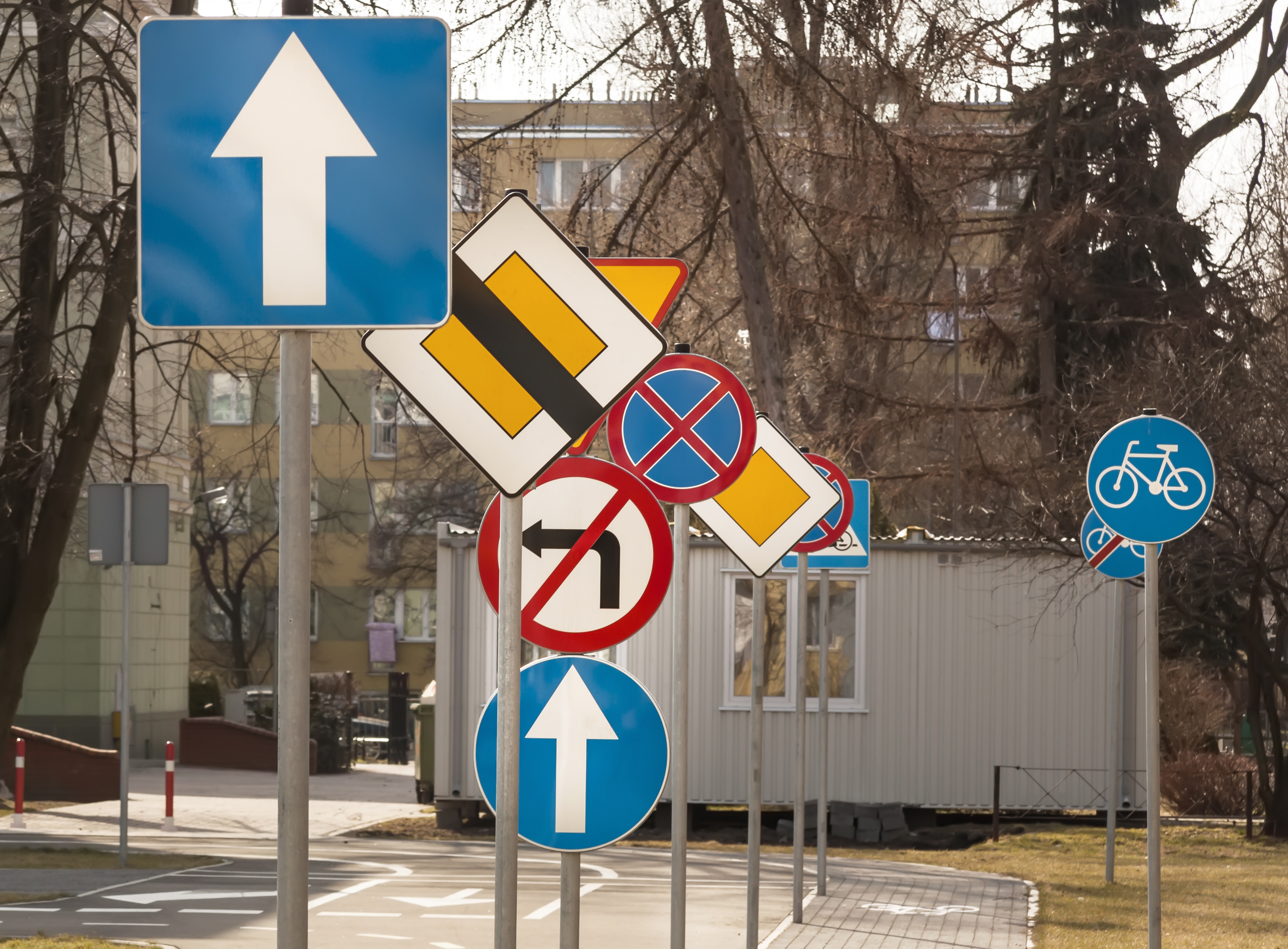 Szybki quiz ze znaków drogowych dla kierowców: znasz odpowiedź na te 10