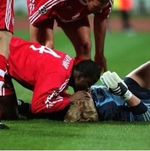 Bayern Munich celebrate legend Sammy Kuffour on 48th birthday