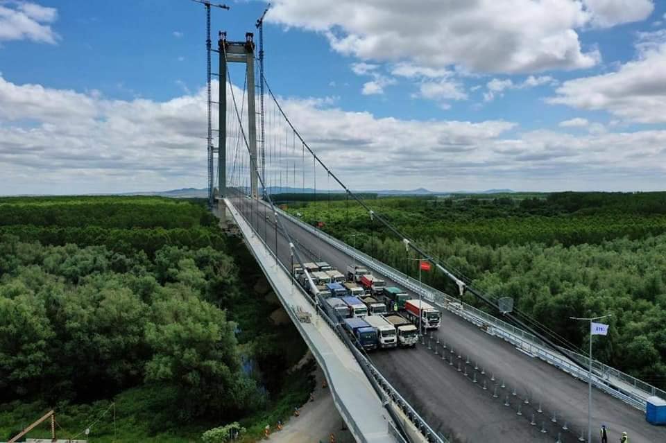 Podul peste Dunăre de la Brăila, inaugurat oficial, cu acces interzis pentru bicicliști și pietoni. „Are o anumită înălțime, sunt curenți de aer”