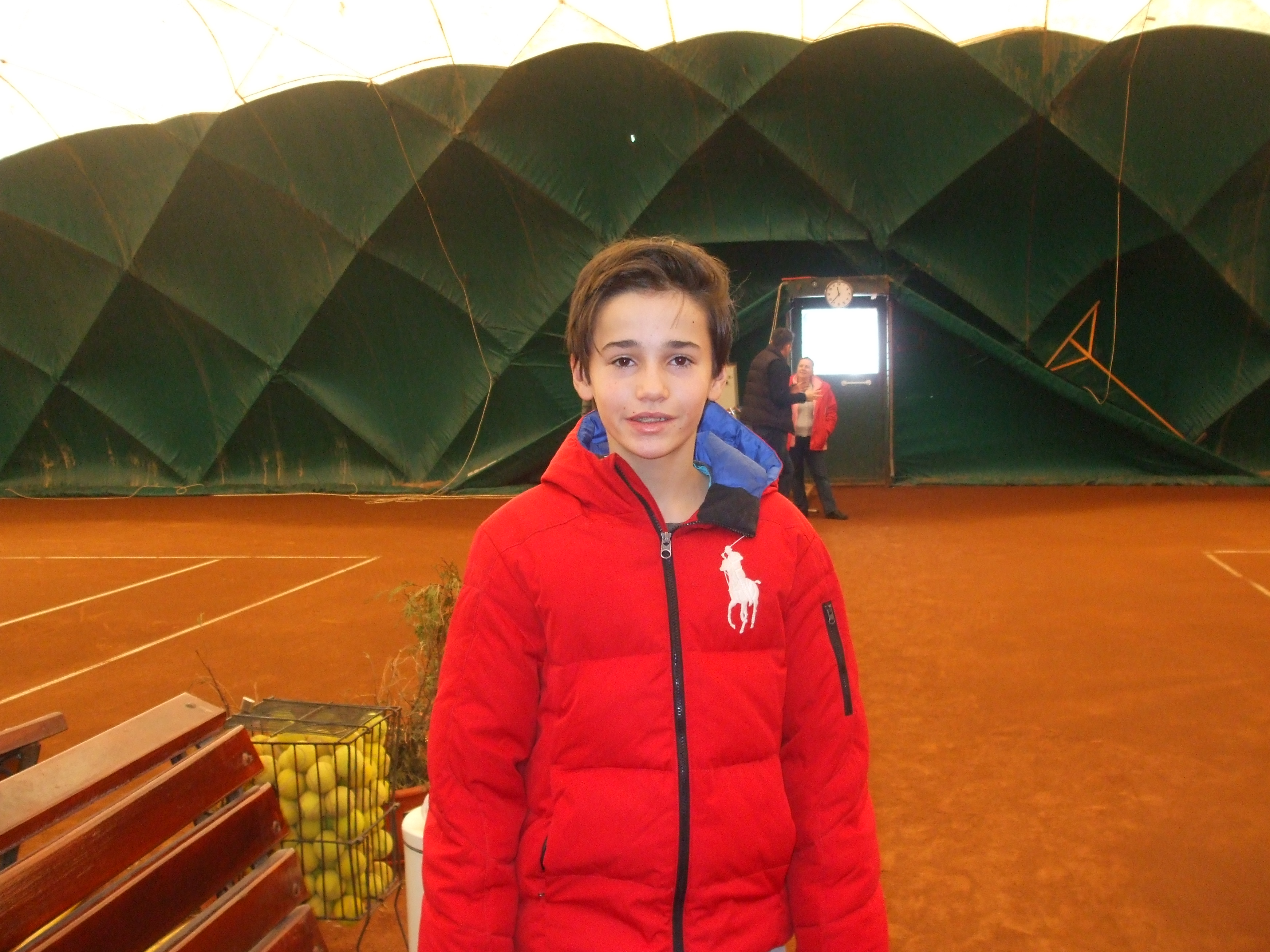 Filip Jianu: "Vreau mă menţin în primii 5 în Europa". 10, media generală la scoală pentru micul jucător de tenis! ^Părinții cheltuie 20.000 de euro pe an. ALTE TALENTE JUVENILE