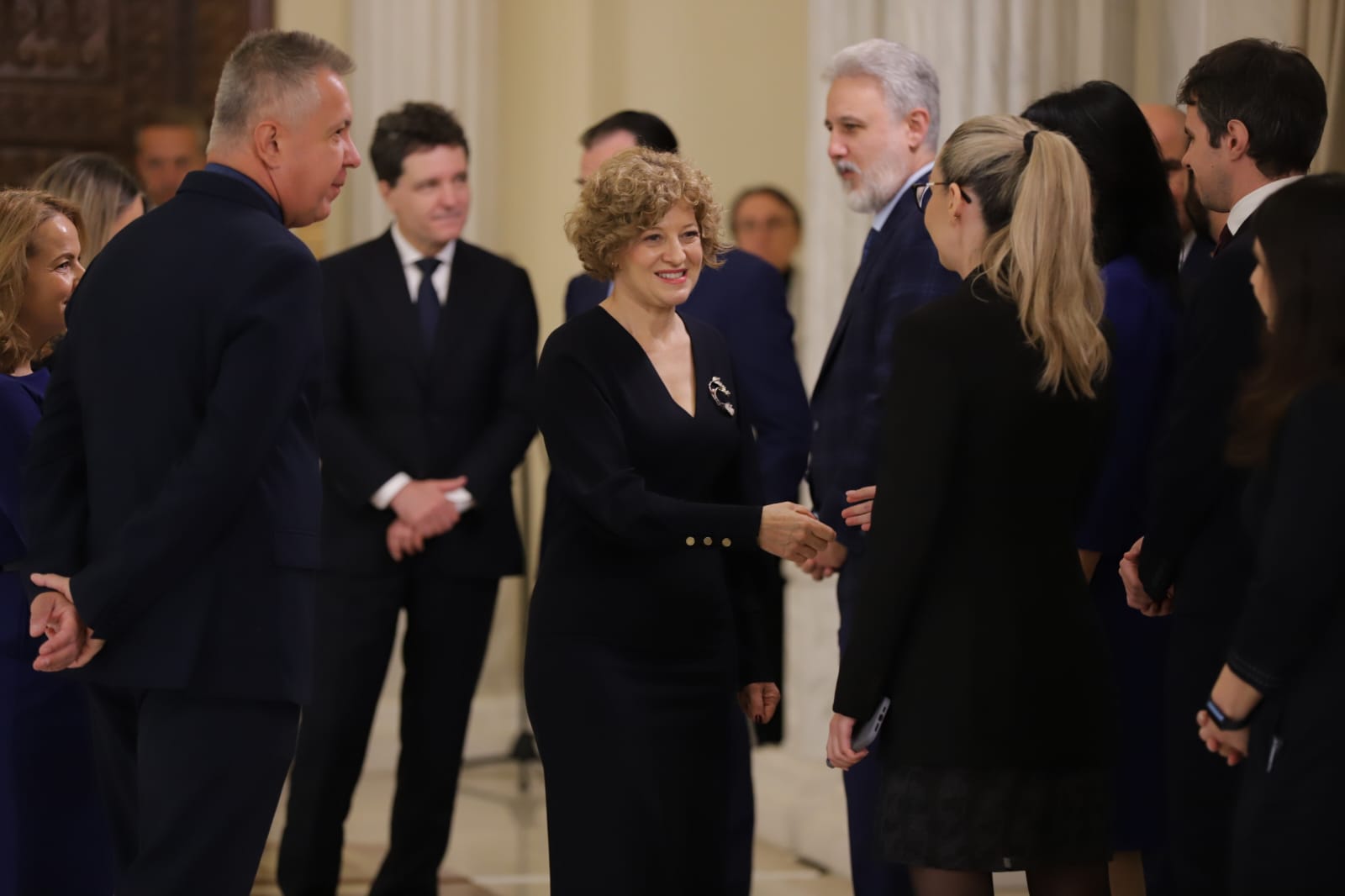 Oana Gheorghiu a devenit vicepremier, deși Grindeanu și PSD i-au cerut lui Bolojan să o retragă pentru declarațiile anti-Trump