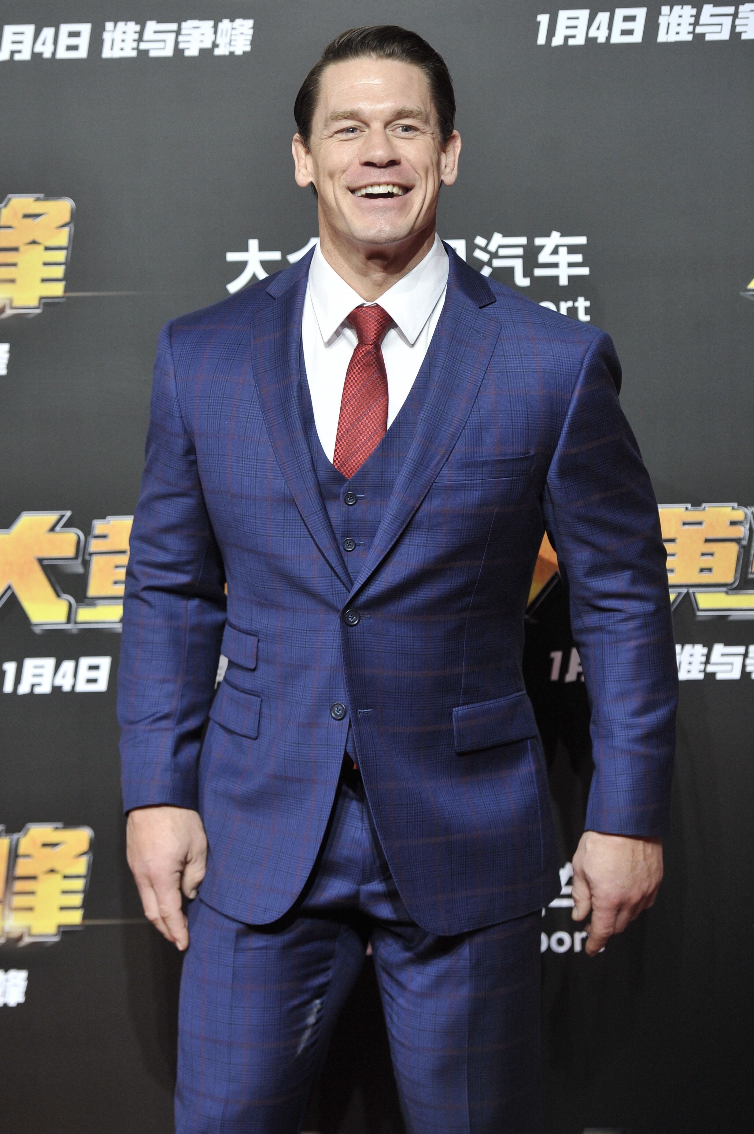 John Cena a apărut complet dezbrăcat pe scena de la Premiile Oscar 2024. Și-a acoperit zona intimă cu un plic | VIDEO
