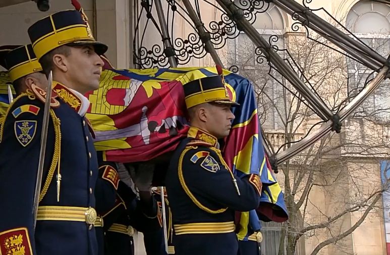 FOTO&VIDEO. România și-a luat rămas bun de la Regele Mihai. Ultimul drum pentru ultimul Rege al românilor