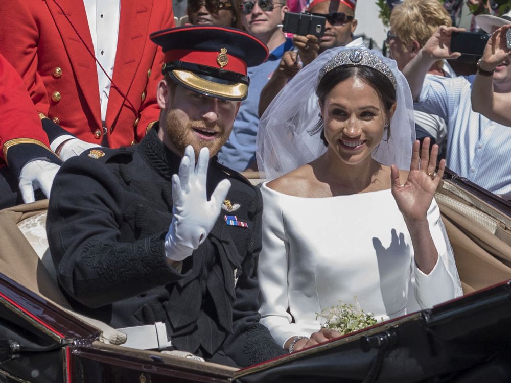 FOTO | Ținutele purtate de prințul Harry și Meghan Markle la nunta regală vor fi expuse