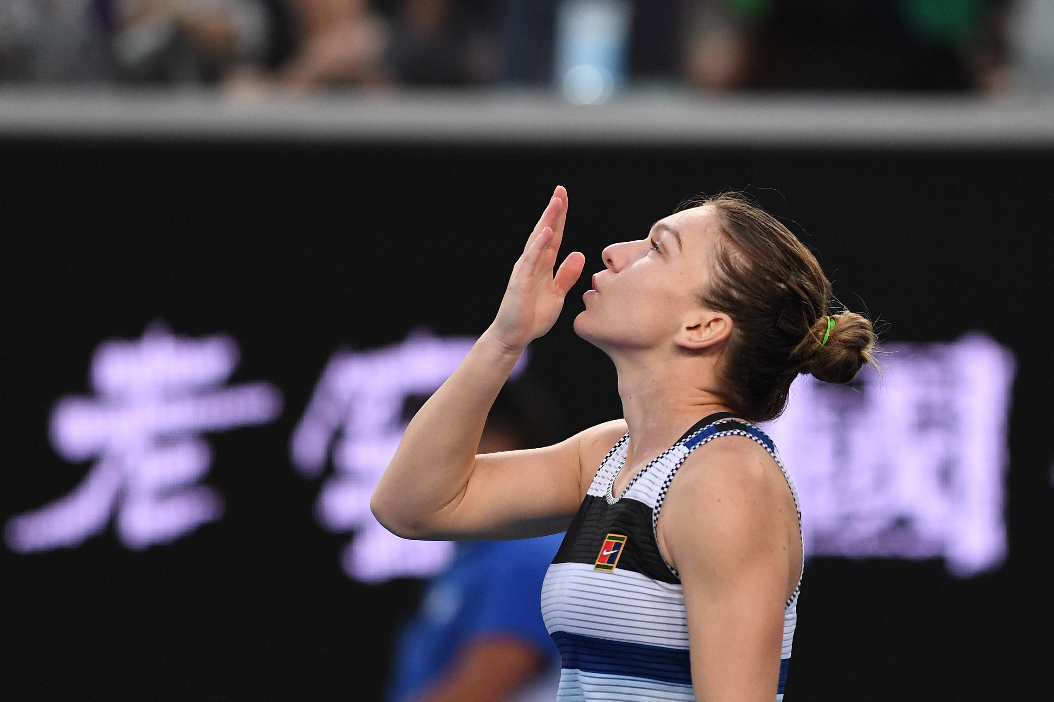 Simona Halep, în optimi la Australian Open! O învinge categoric pe Venus Williams și se pregătește pentru duelul cu Serena! | VIDEO