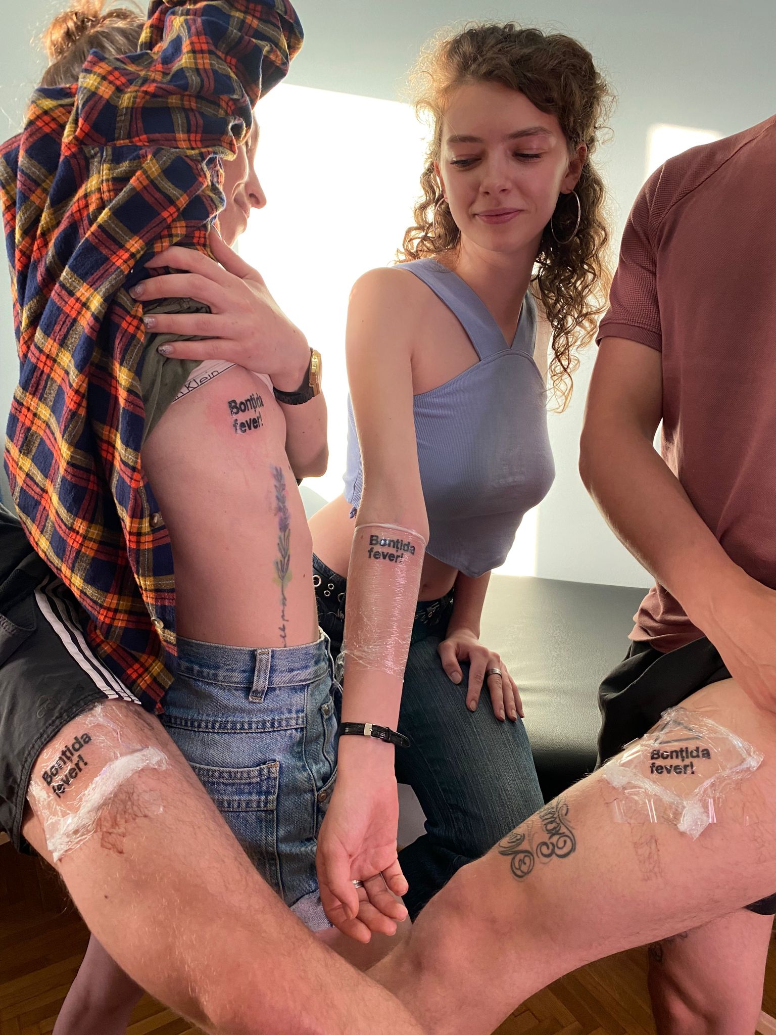 Bonțida Fever pe viață: Sute de fani Electric Castle și-au tatuat cel mai cool mesaj al momentului