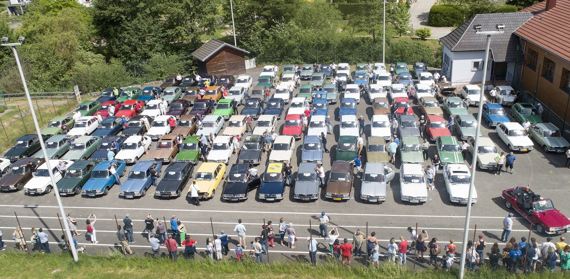 Am parcurs 4.000 km prin Europa cu o mașină veche de 52 de ani | GALERIE FOTO