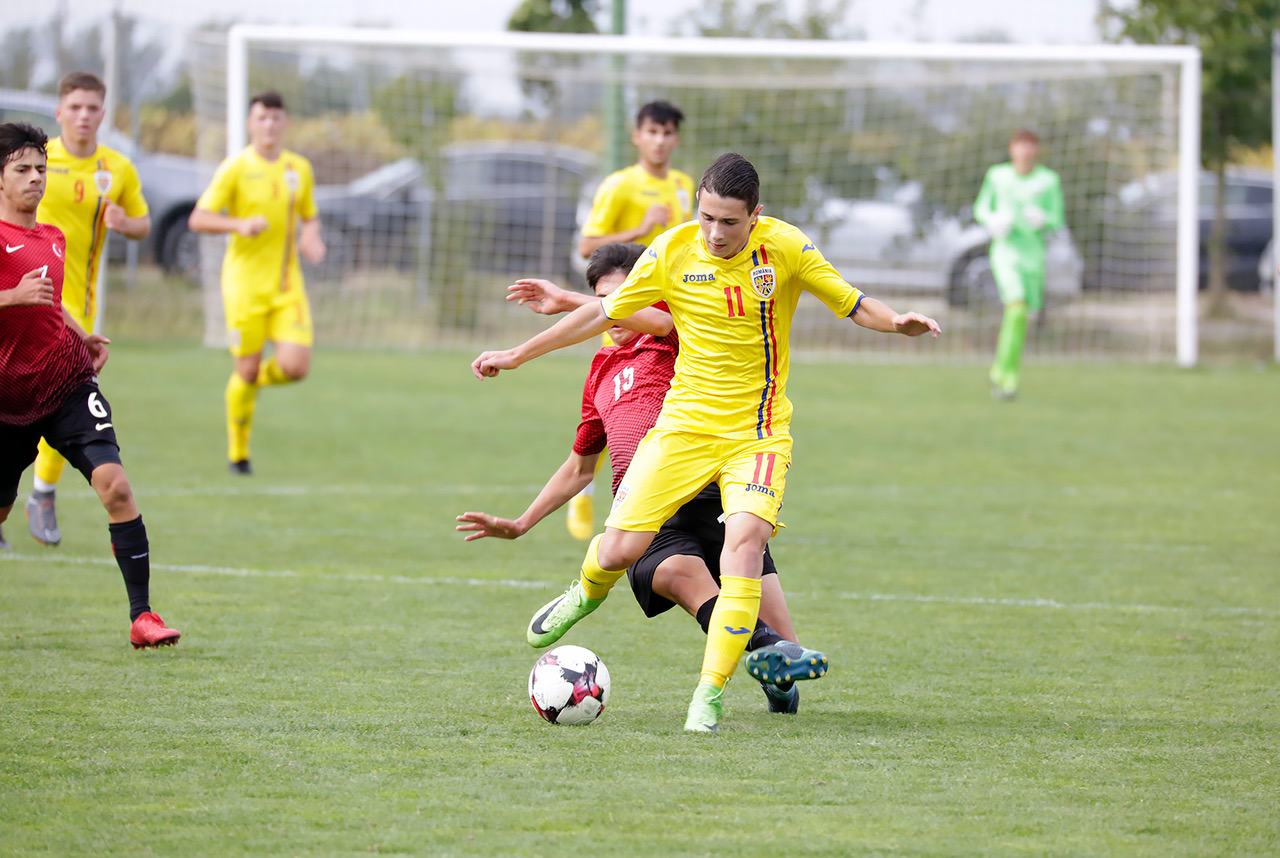 Cosmin Contra le-a făcut galerie juniorilor U16 în meciul cu Turcia: ”Suntem pe drumul cel bun”. Nicolas Popescu, decarul tricolorilor