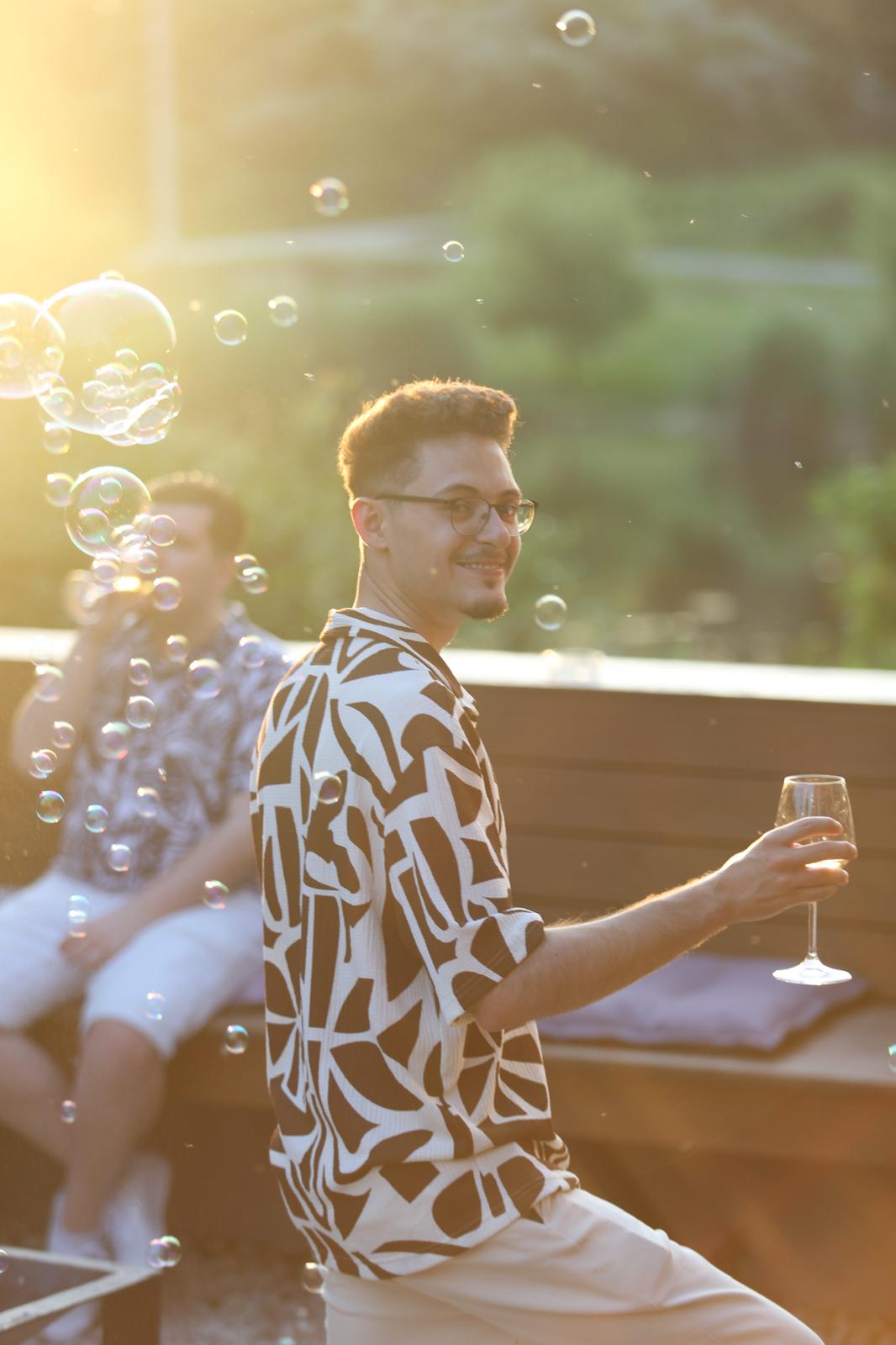 Bogdan BDR, artistul care vrea să dea hitul verii: „Du-Le, Du-Le” este o piesă despre viața noastră, care ne obligă să facem tot și câte un pic din toate”