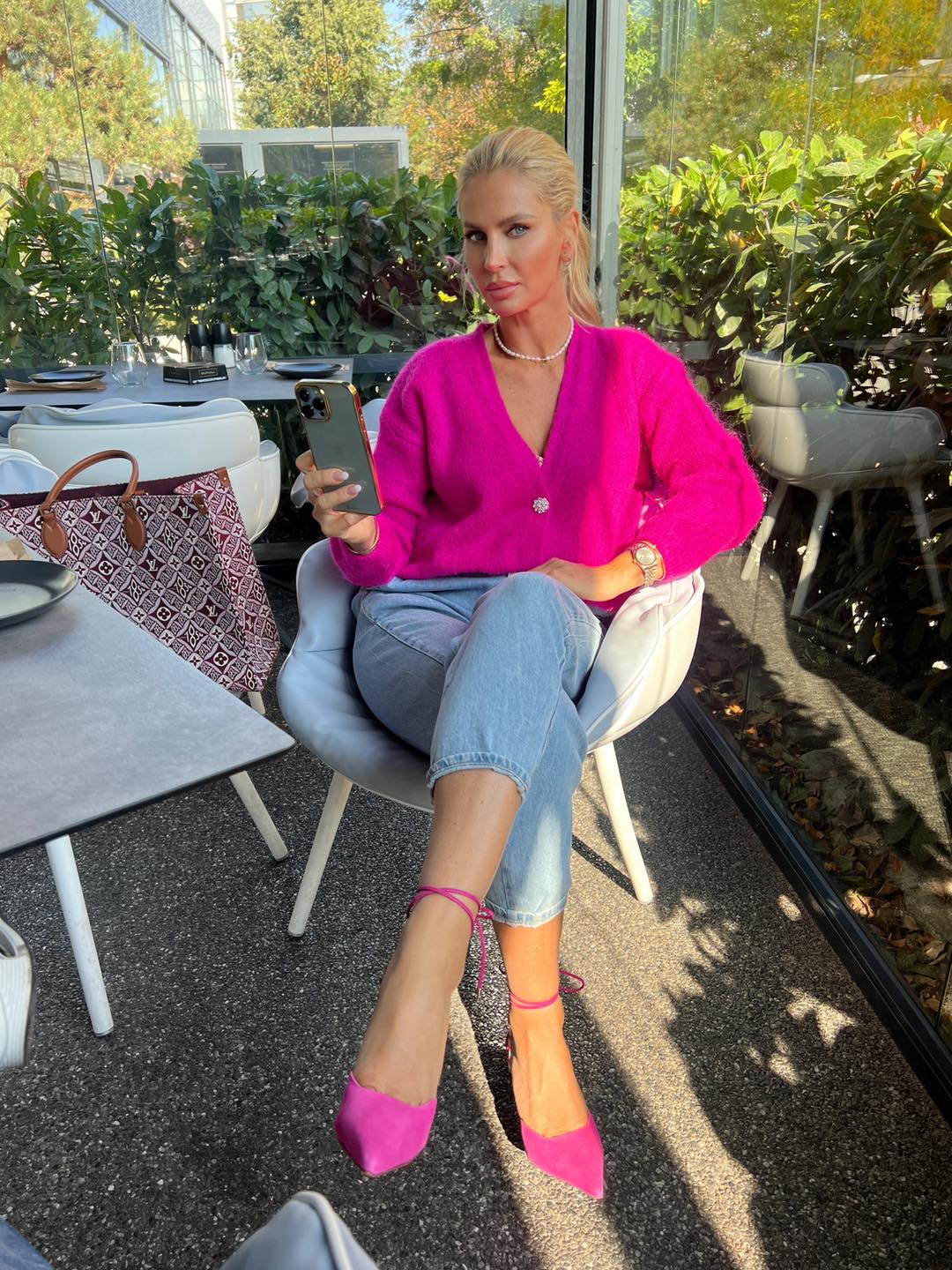 Andreea Bănică reacționează după ce a fost criticată că nu primește animale de companie la hotelul de la mare: „Vor simți că intră într-o cocină”