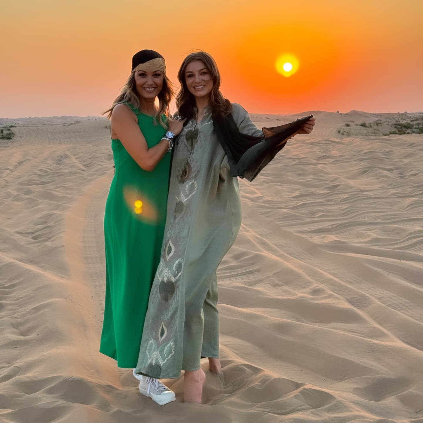 Cum a apărut Anca Țurcașiu cu iubitul în vacanță în Abu Dhabi: „Viața merită s-o trăim cât mai intens”. Cu ce cuplu celebru s-au întâlnit acolo