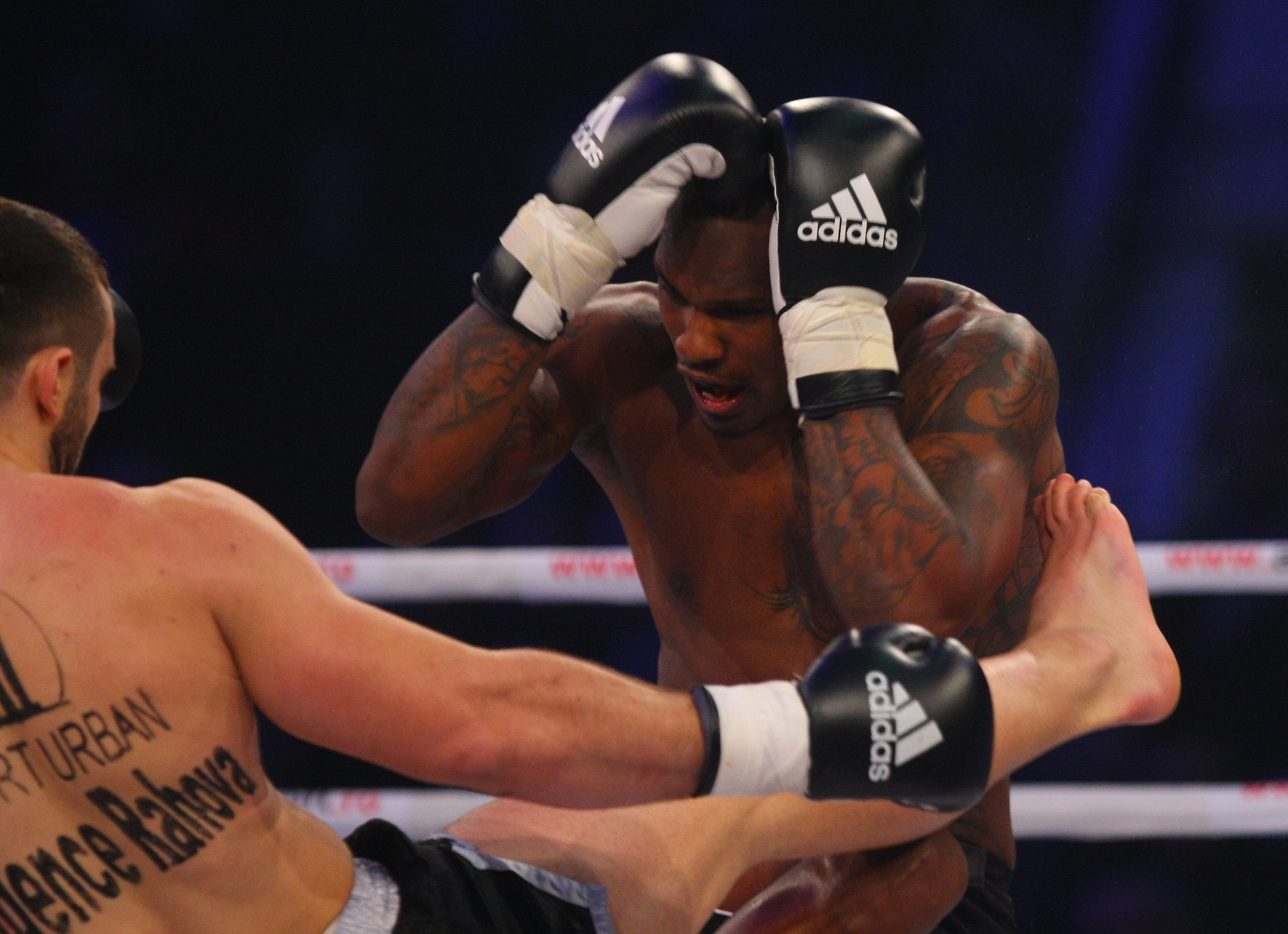 Meciul în urma căruia Amansio Paraschiv a devenit campion mondial Superkombat New Heroes! VIDEO& FOTO