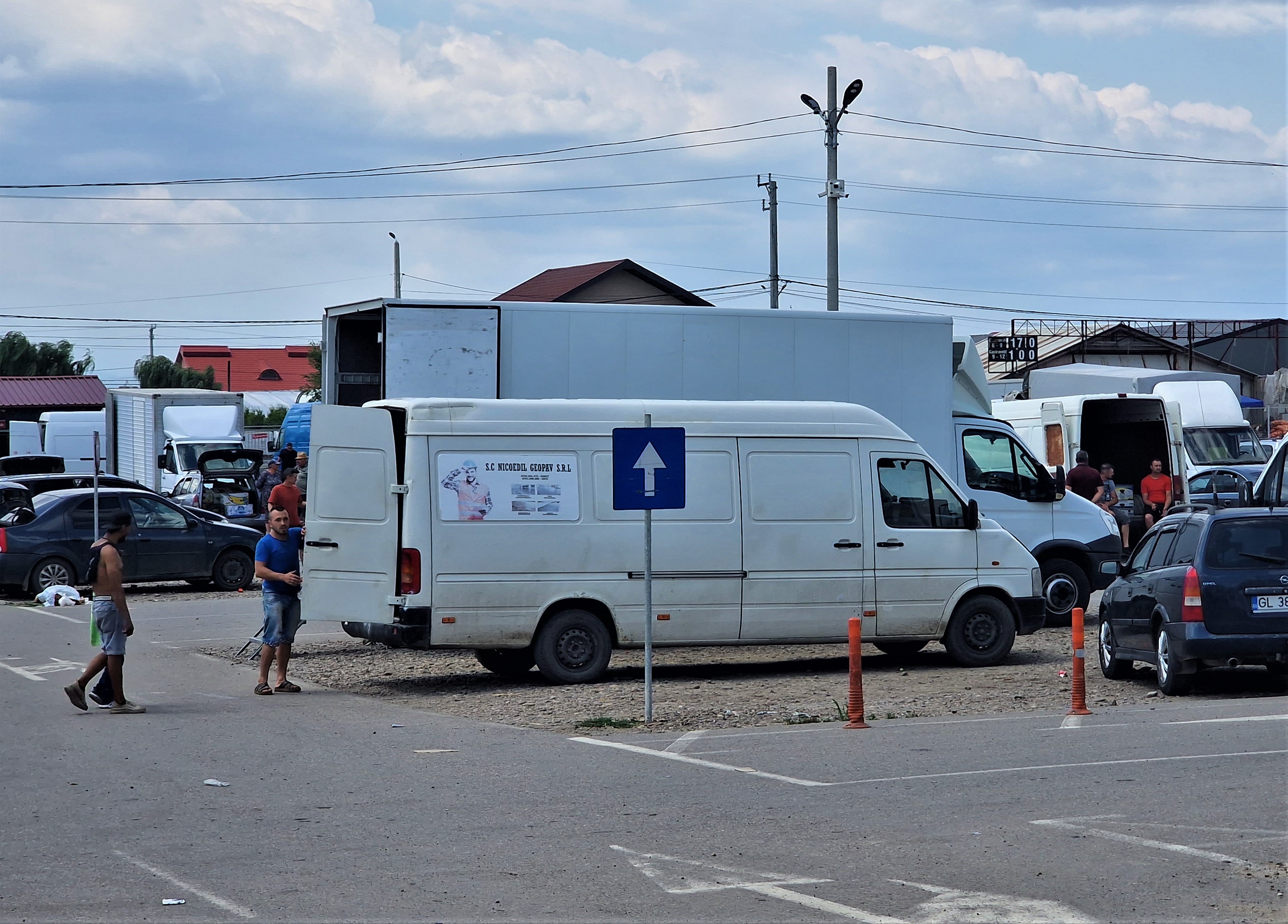 REPORTAJ. Apocalipsa roșiilor. Cultivatorii dintr-o localitate renumită pentru calitatea legumelor au ajuns să le vândă pe nimic sau să le arunce la gunoi: „Anul ăsta ne-a frânt de tot!”