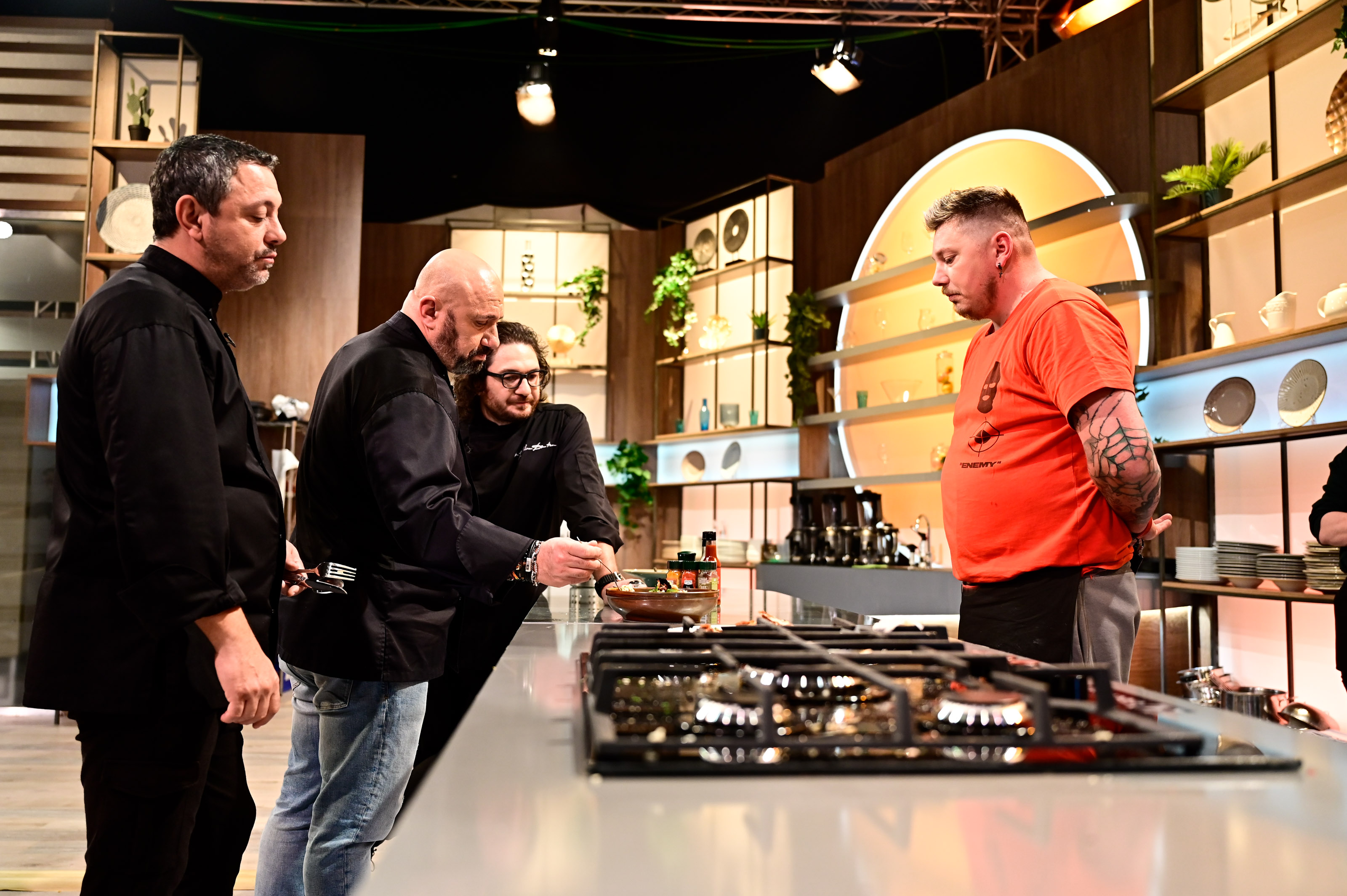 Nosfe și soția lui, Mădălina Crețan, au participat la "Chefi la cuțite" sezonul 10. Imaginile vor fi difuzate în această seară, la o zi de la moartea artistului