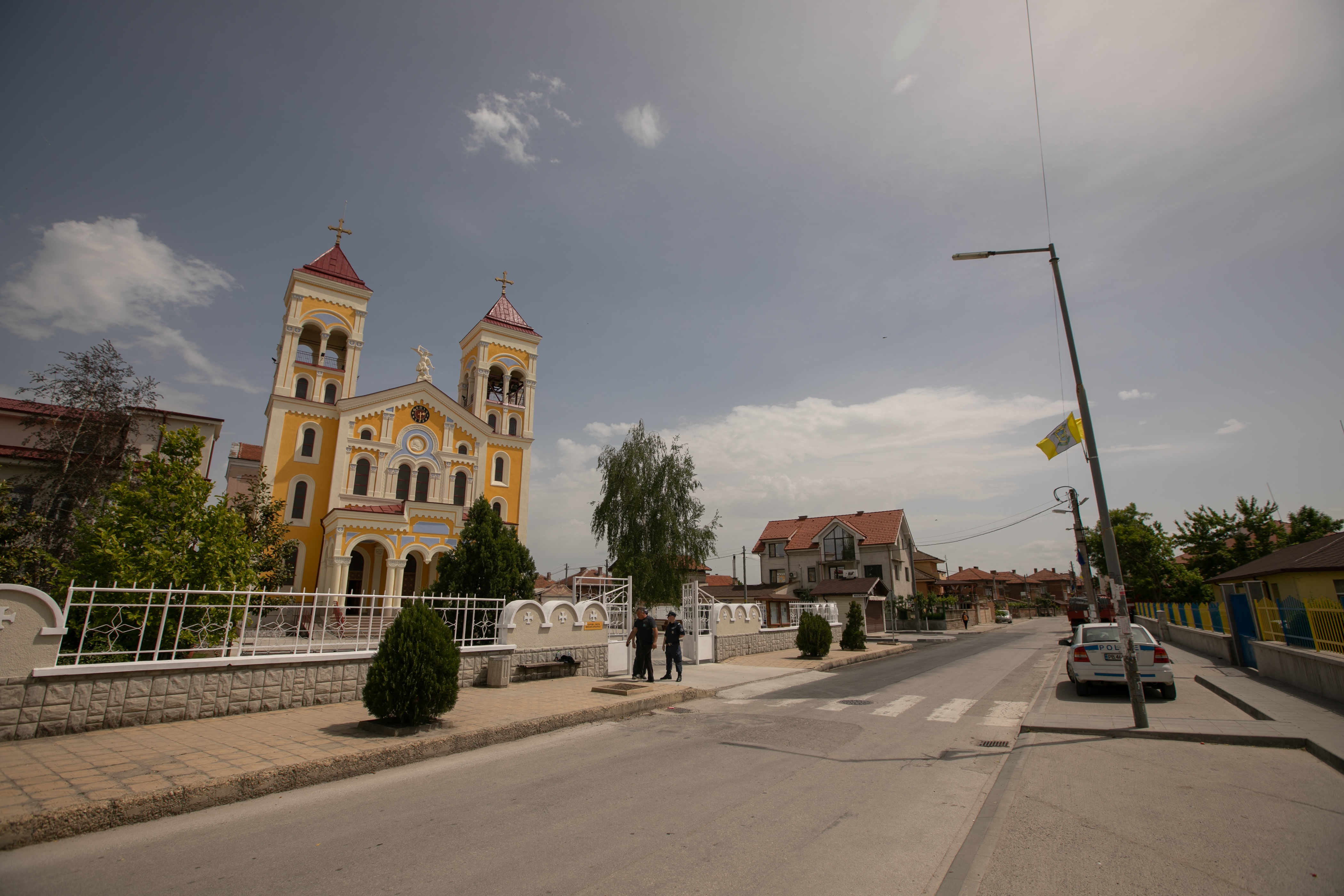 CORESPONDENȚĂ din Bulgaria | Papa vine în Urziceniul vecinilor! Ultimele pregătiri înainte de sosirea Suveranului Pontif la Rakovski, un orășel de doar 17.000 locuitori