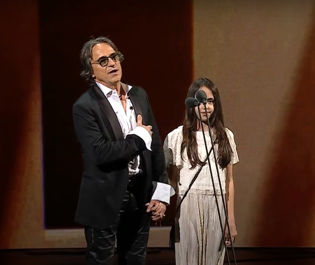 Oana Sîrbu, mesaj pentru Claudiu Bleonț, care și-a umilit fiica pe scena de la Premiile Gopo 2025: „Lumea urăște și judecă oricum, indiferent de orice”