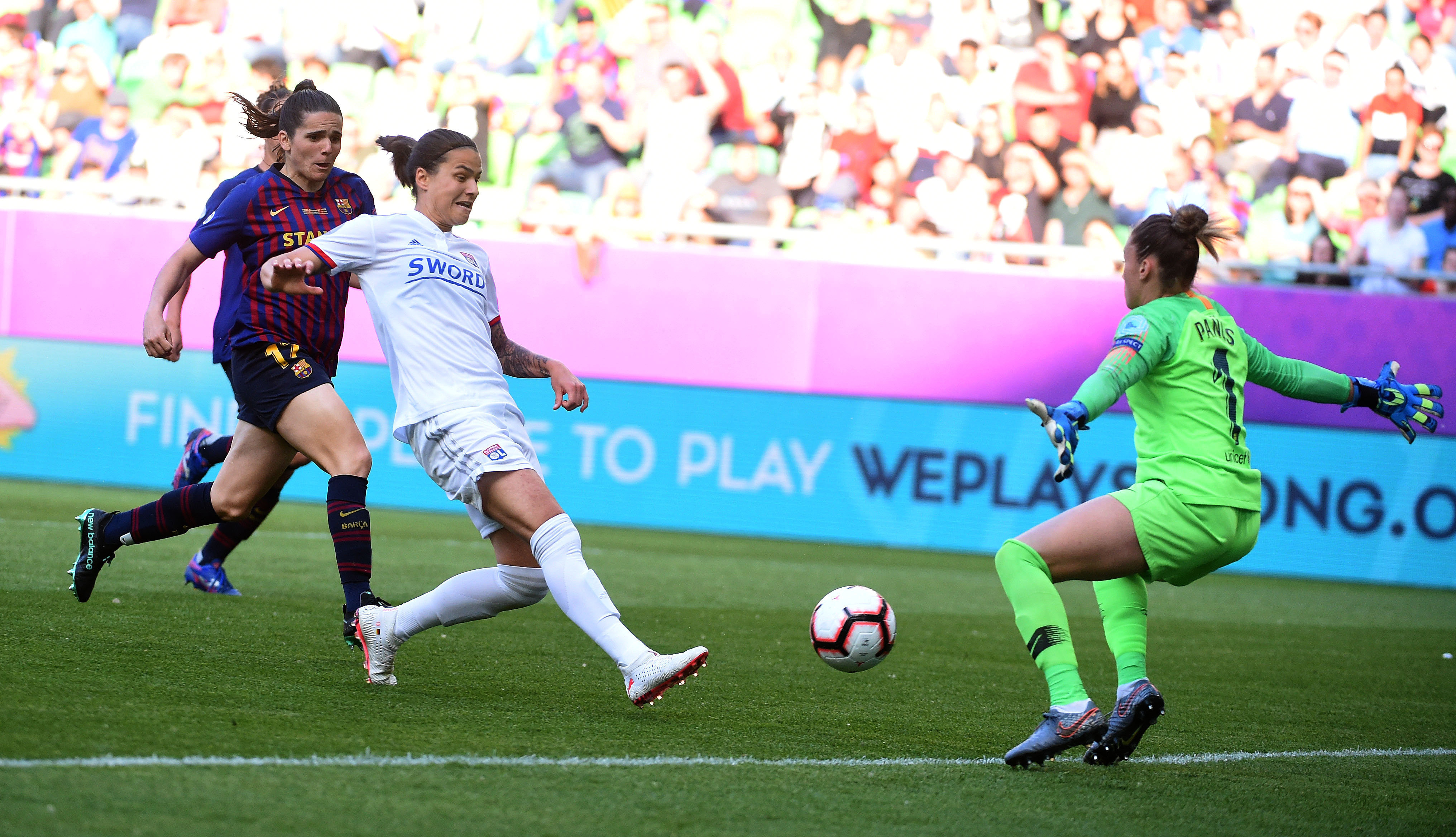 Olympique Lyon a cucerit Liga Campionilor la fotbal feminin, după ce a zdrobit Barcelona în finală