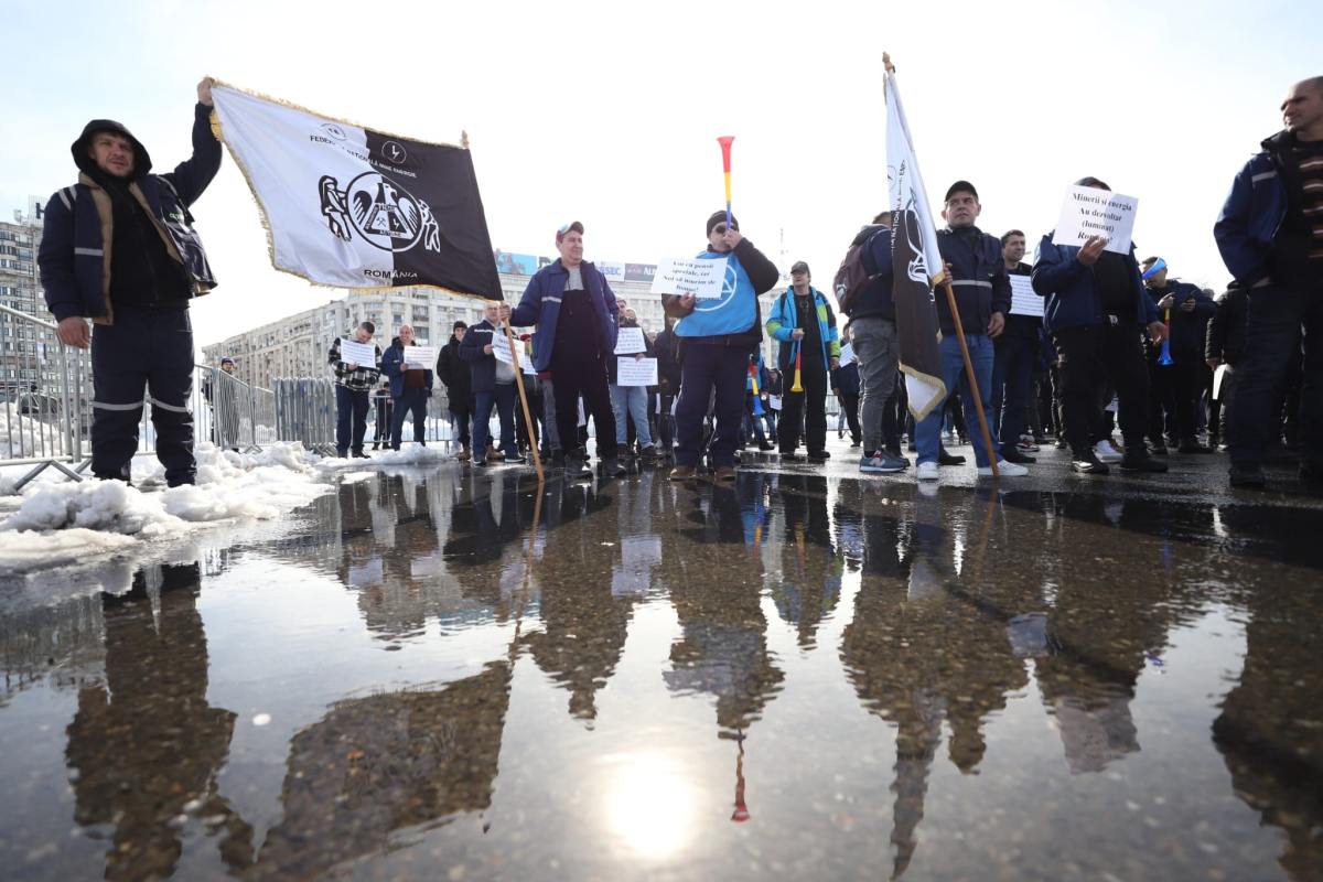 Minerii şi energeticienii protestează în Piaţa Victoriei față de măsurile luate de Guvern. Care sunt nemulțumirile lor