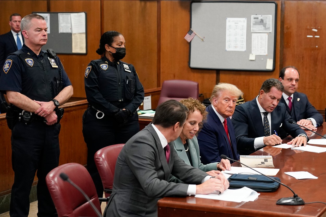 Donald Trump, judecat pentru 34 de capete de acuzare. Prima reacție: „Nu m-am gândit niciodată că s-ar putea întâmpla așa ceva în America”