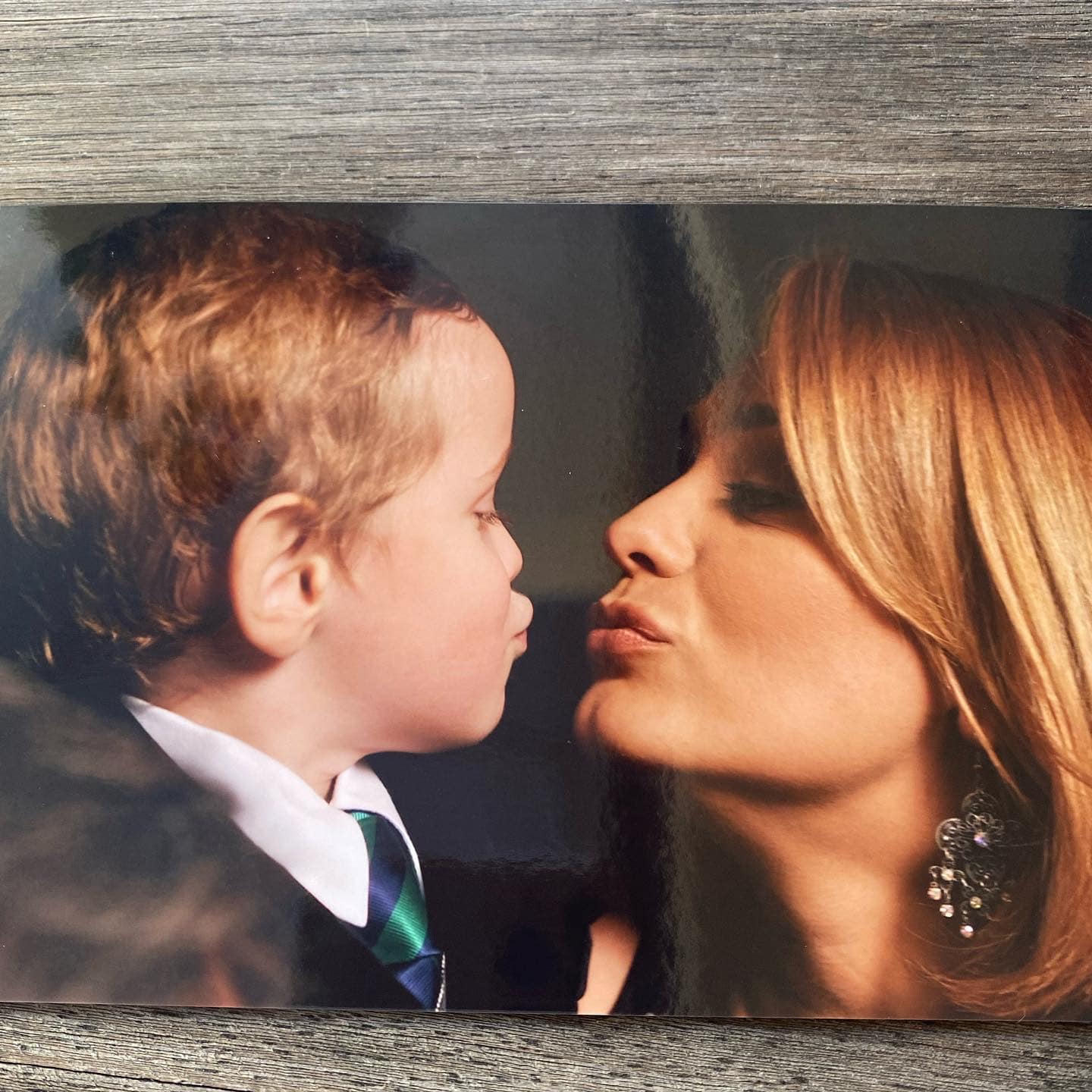 Aris Melkior a împlinit 20 de ani. Ce mesaj a primit de la Andreea Esca, mama lui: „Ce băiat mișto”. Și sora Alexia i-a făcut urări