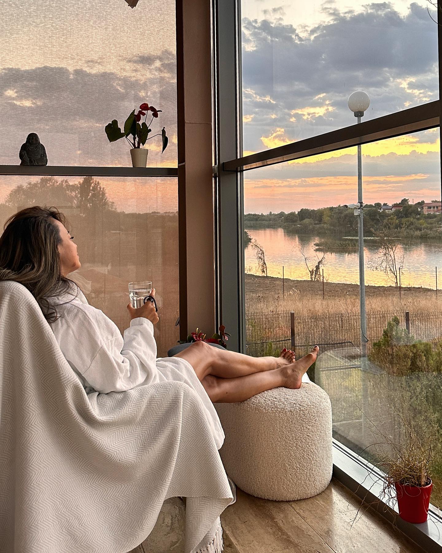 Imagini din casa în care locuiește Andreea Raicu. Vila vedetei este o adevărată comoară