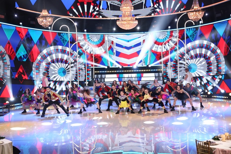 Revelion 2024 la Antena 1. Liviu Vârciu și Andrei Ștefănescu împreună cu nea Mărin sunt gazdele show-ului, iar Loredana Groza face spectacol