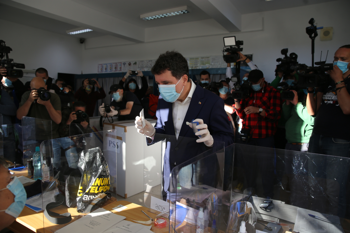 Alegeri locale 2020. Ziua votului în 50 de imagini