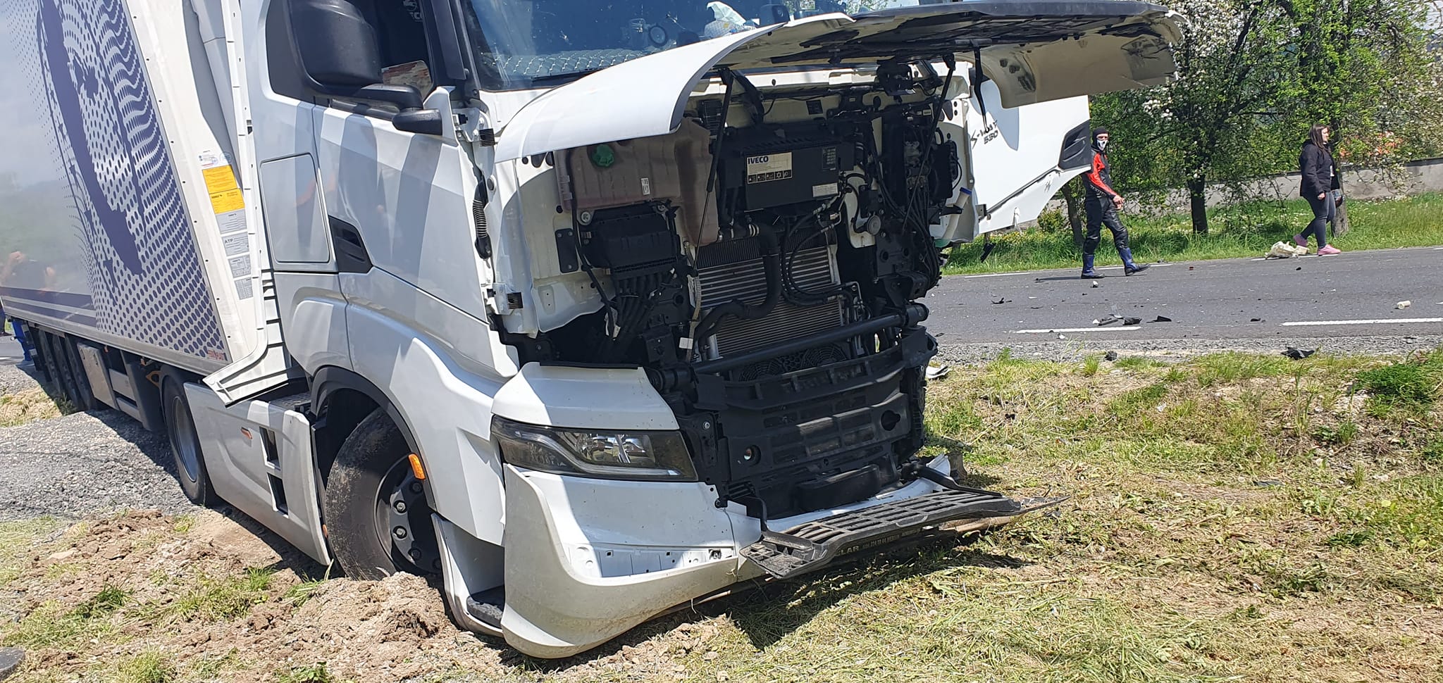 Accident grav pe DN 6, între Caransebeş şi Lugoj. O persoană a murit şi alte patru au fost rănite