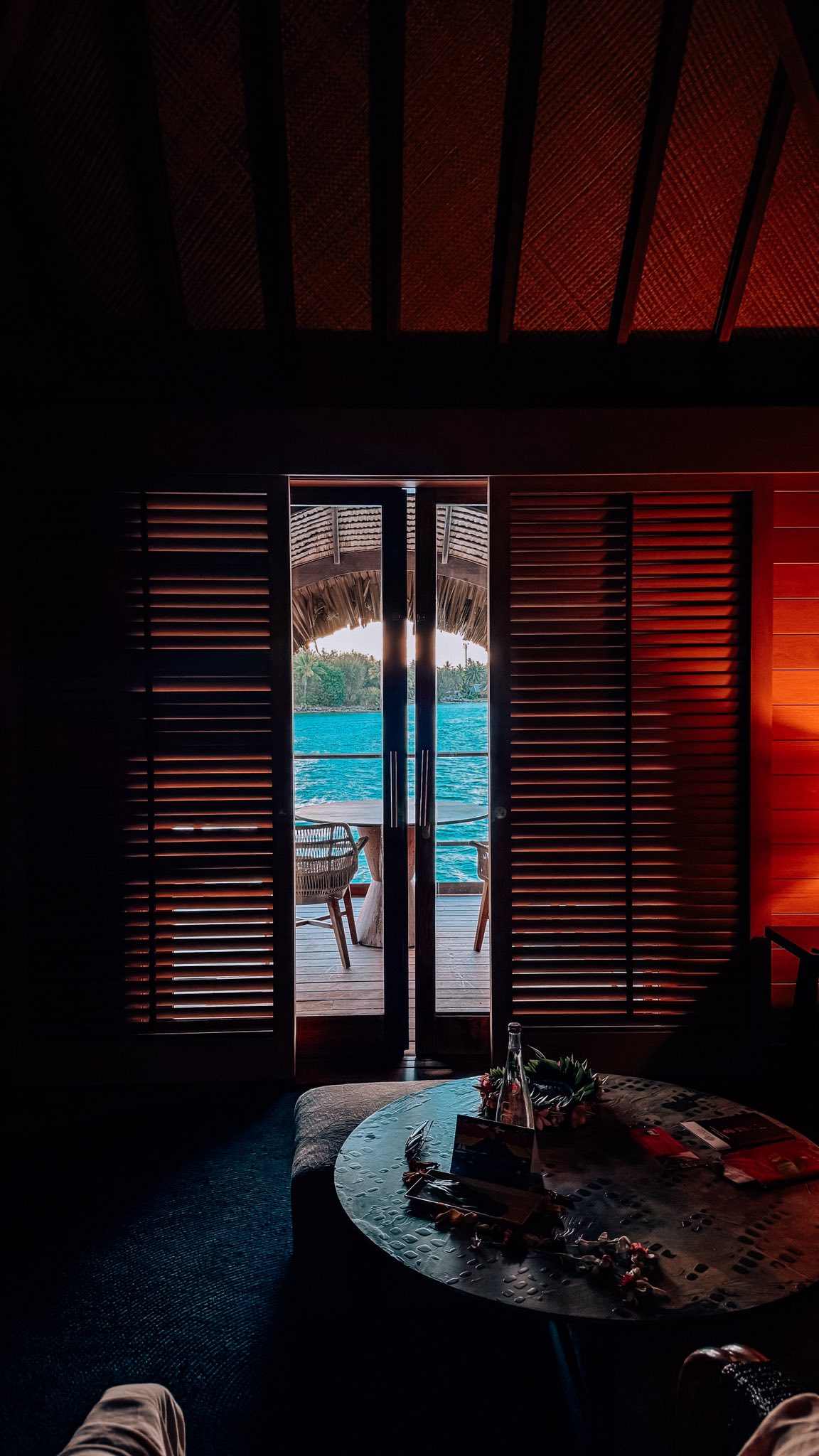 Imagini din vacanța Corinei Caragea în Bora Bora. Prezentatoarea de la Pro TV a apărut în costum de baie