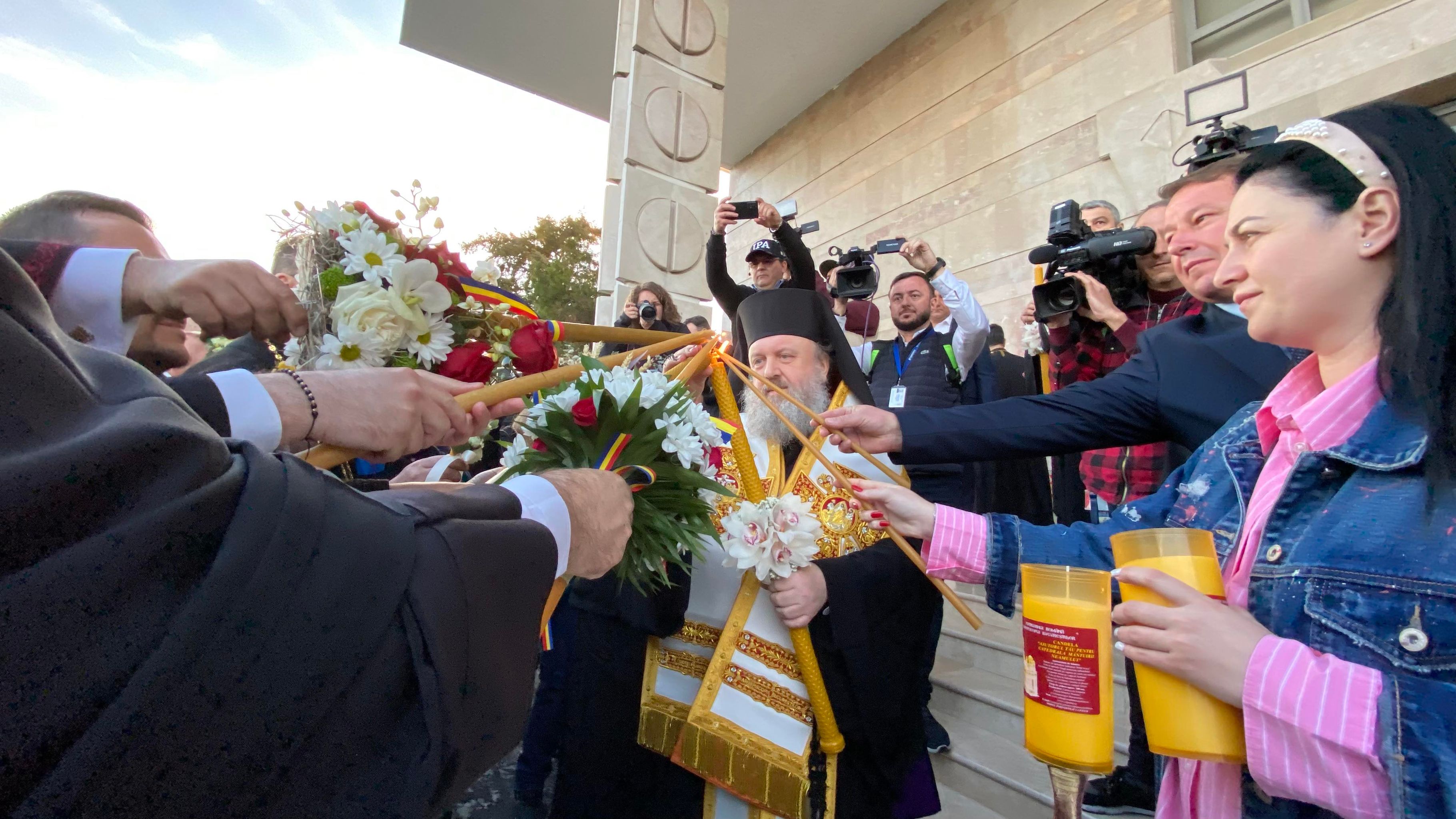 Hristos a înviat! Imagini de la liturghia de Înviere de la Patriarhia Română, oficiată de Preafericitul Daniel
