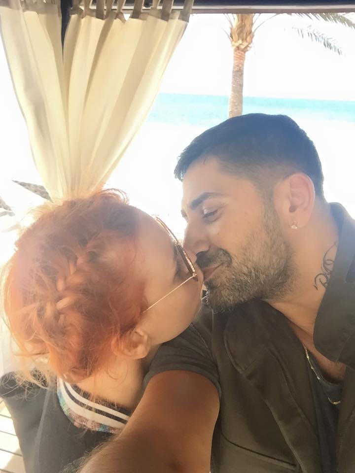 Connect-R și Misha, săruturi fierbinți pe plajă, în Tenerife | FOTO ÎN ARTICOL