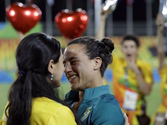 Jocurile Olimpice. O rugbistă braziliană a fost cerută în căsătorie de o voluntară / GALERIE FOTO & VIDEO