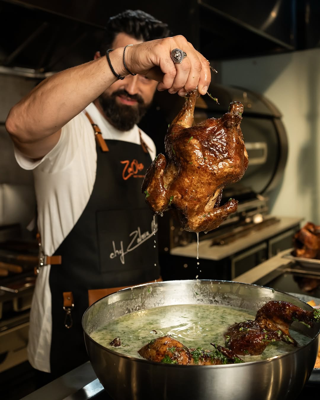 Orlando Zaharia, bucătarul președintelui Traian Băsescu și jurat la „Chef la cuțite”: „Românii știu ce înseamnă fine dining, dar gusturile sunt în schimbare”