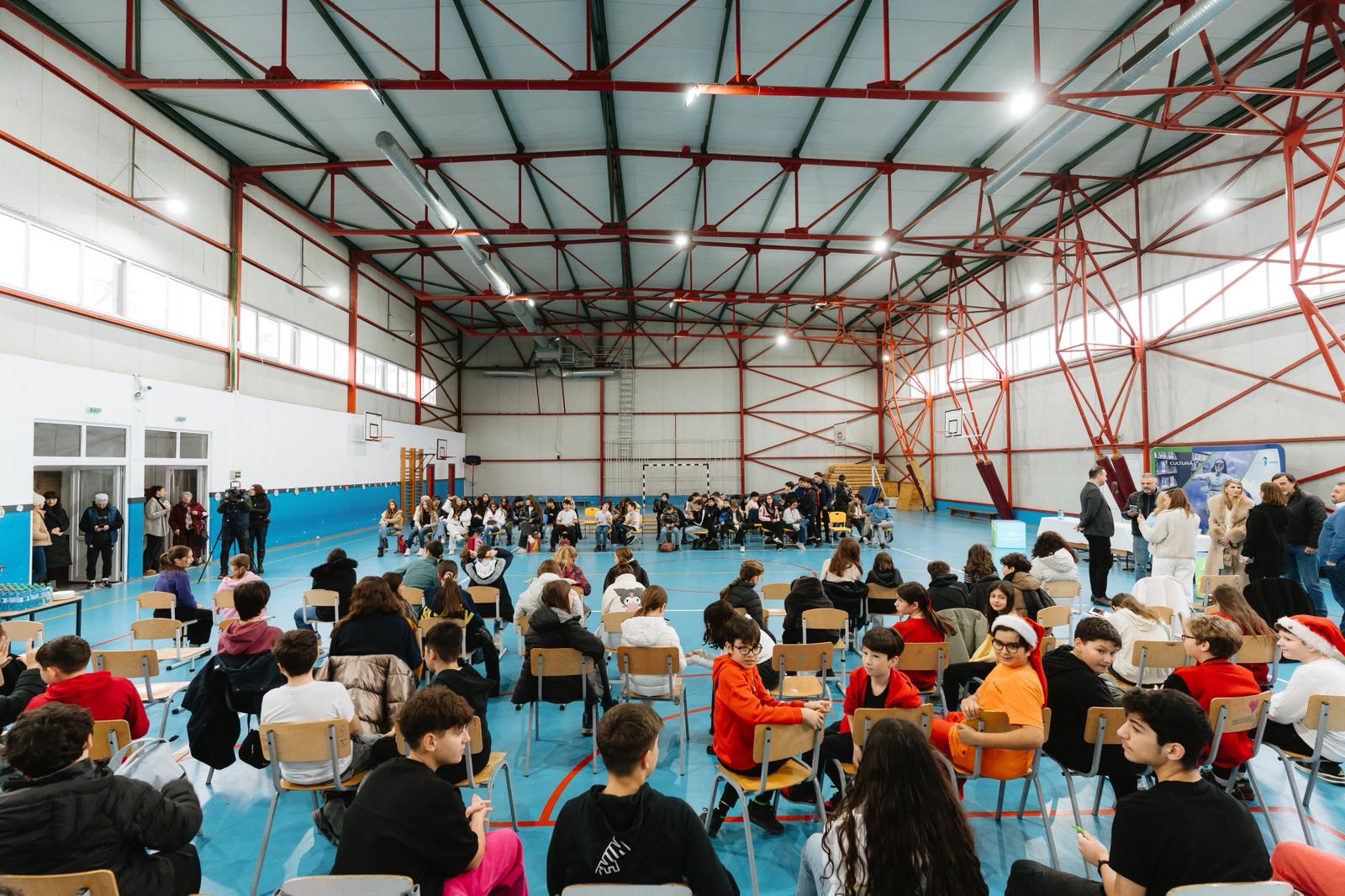 Fundația Tinmar - „Educație pentru viitor”: 413 burse pentru elevii din sectorul 3, București