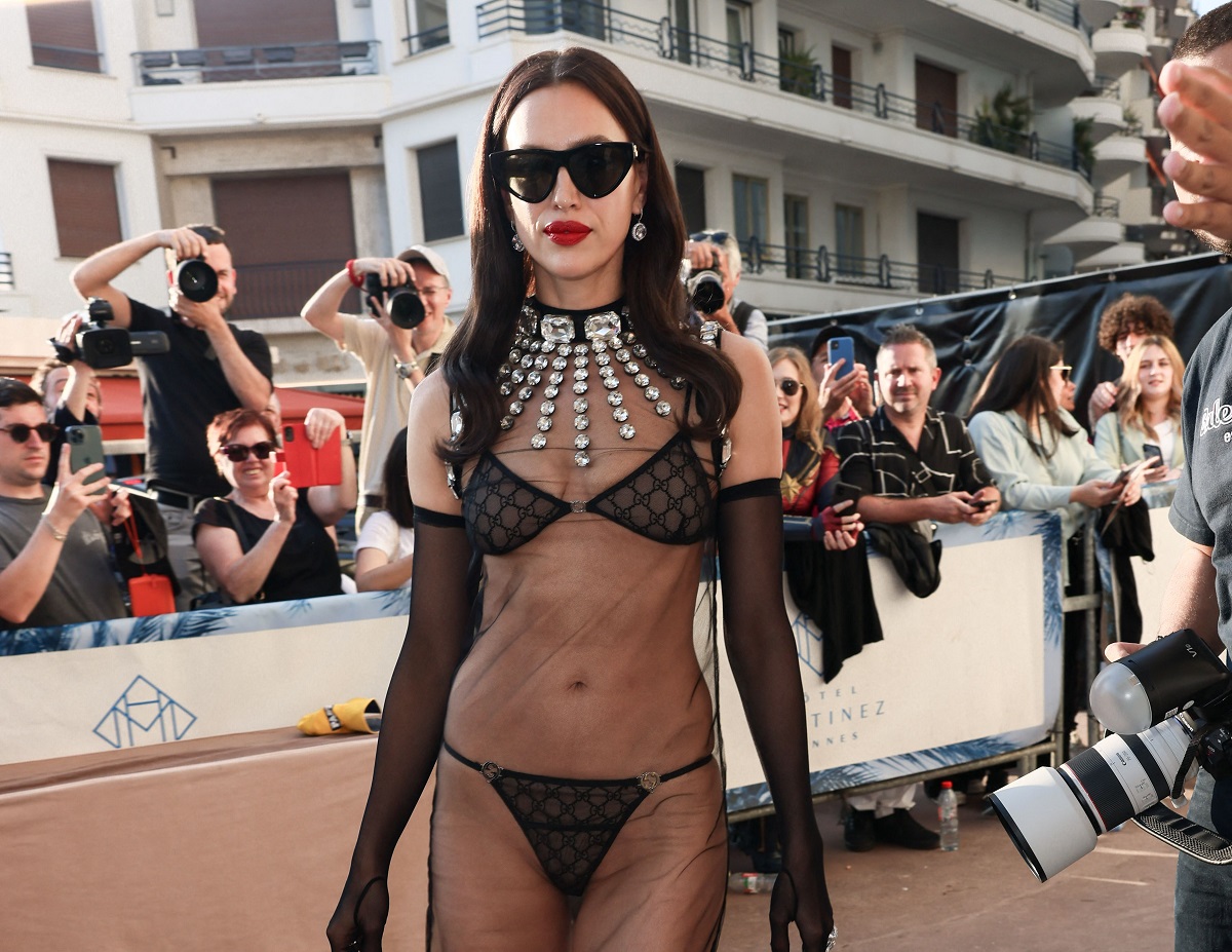 Irina Shayk, mult prea dezbrăcată la Cannes 2023. A apărut în lenjerie intimă și cu o rochie transparentă