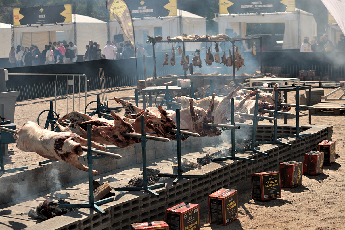 REPORTAJ. Cum a arătat litoralul românesc în minivacanța de 1 Mai: între muzeul spiritului vamaiot și expoziția de grătare organizată de Primăria Constanța