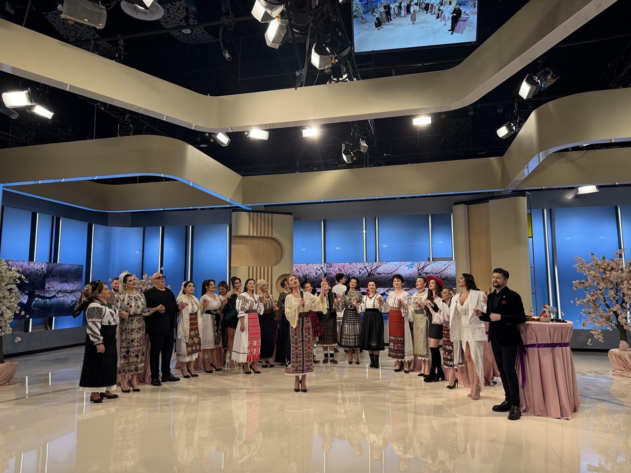 Program TV de Paște 2026 la Antena Stars. Valentin Sanfira și familia Clejanilor, printre numele care apar pe post