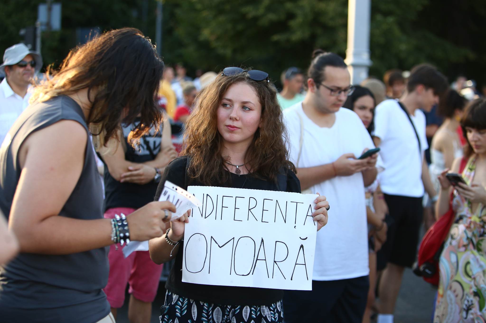 „Sistemul nu ne poate anestezia pe toți”. Protest în Piața Victoriei pentru Alexandra Ivanov, gravida care a murit la Spitalul Botoșani