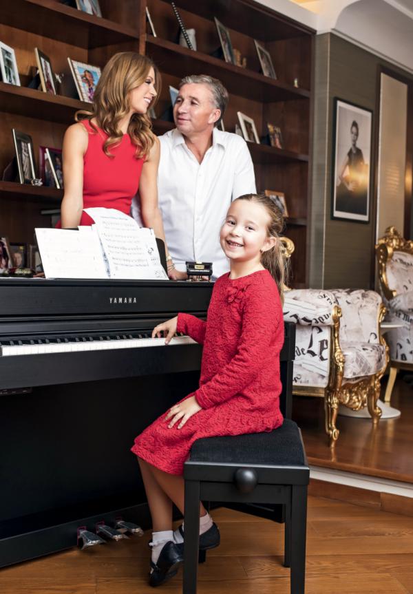 Dan Petrescu a împlinit 50 de ani. Antrenorul lui CFR Cluj sărbătorește cu familia la Dubai | FOTO&VIDEO
